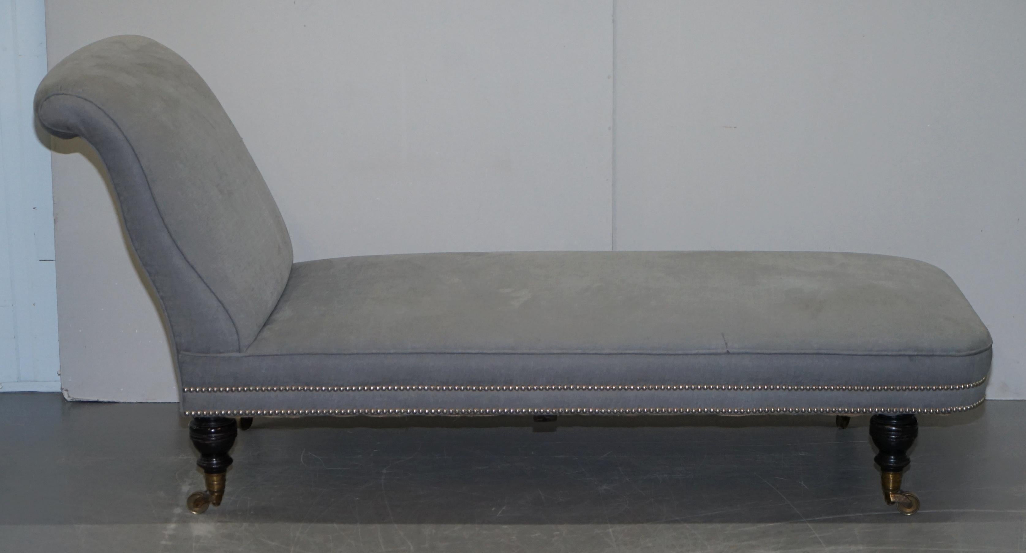 Howard & Son's Berners Street Fully Stamped Chaise Lounge Armchair Window Seat 4