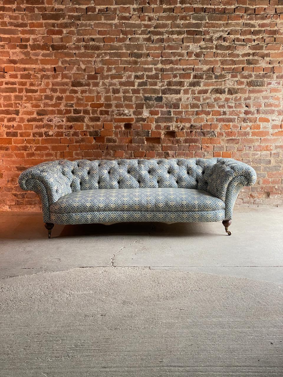 Howard and Sons Chesterfield Sofa, 19th Century, circa 1850 In Excellent Condition In Longdon, Tewkesbury