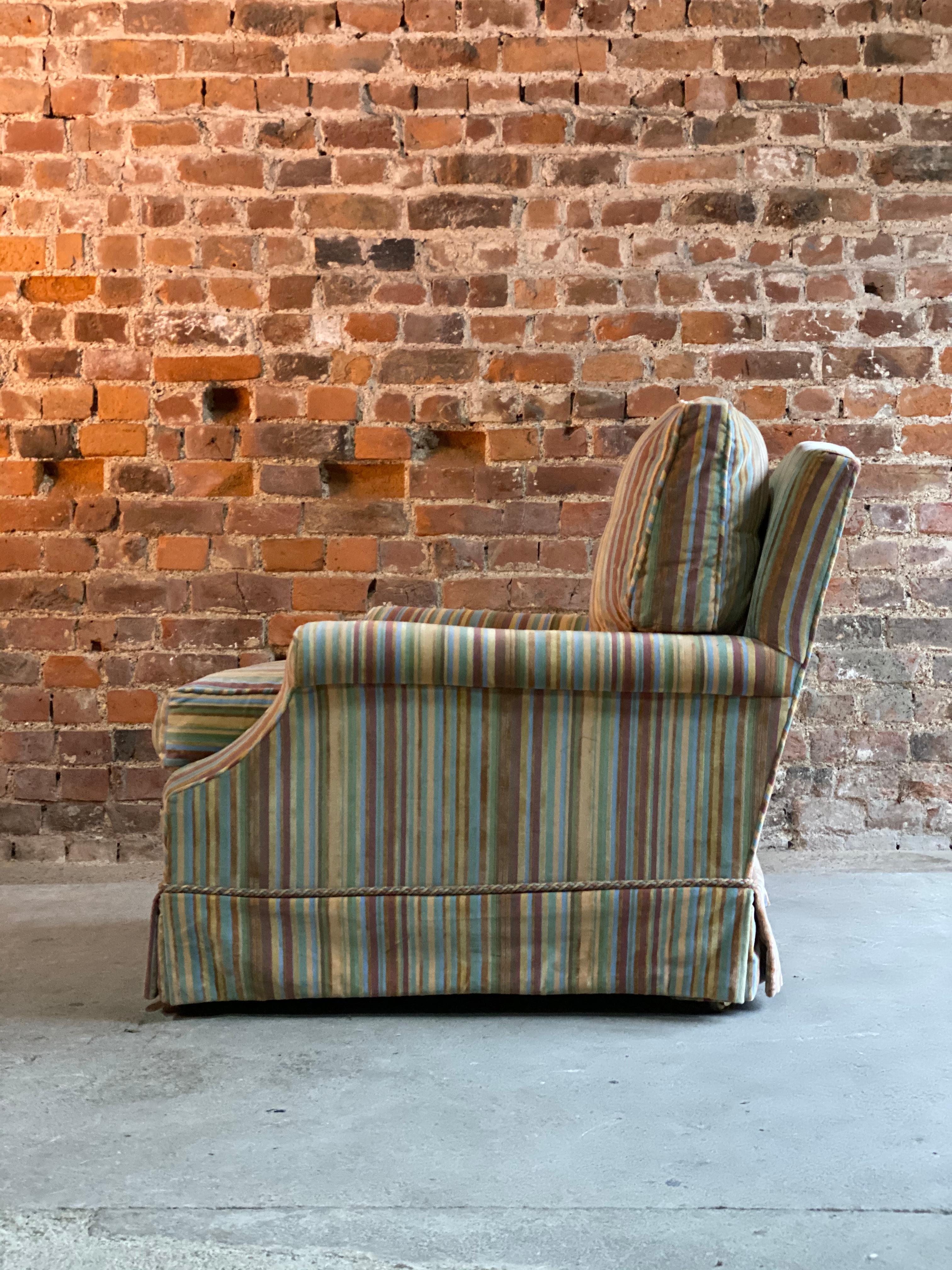 Howard & Sons Clayton Armchair Deep Seated Rod Stewart Number 5 In Good Condition In Longdon, Tewkesbury