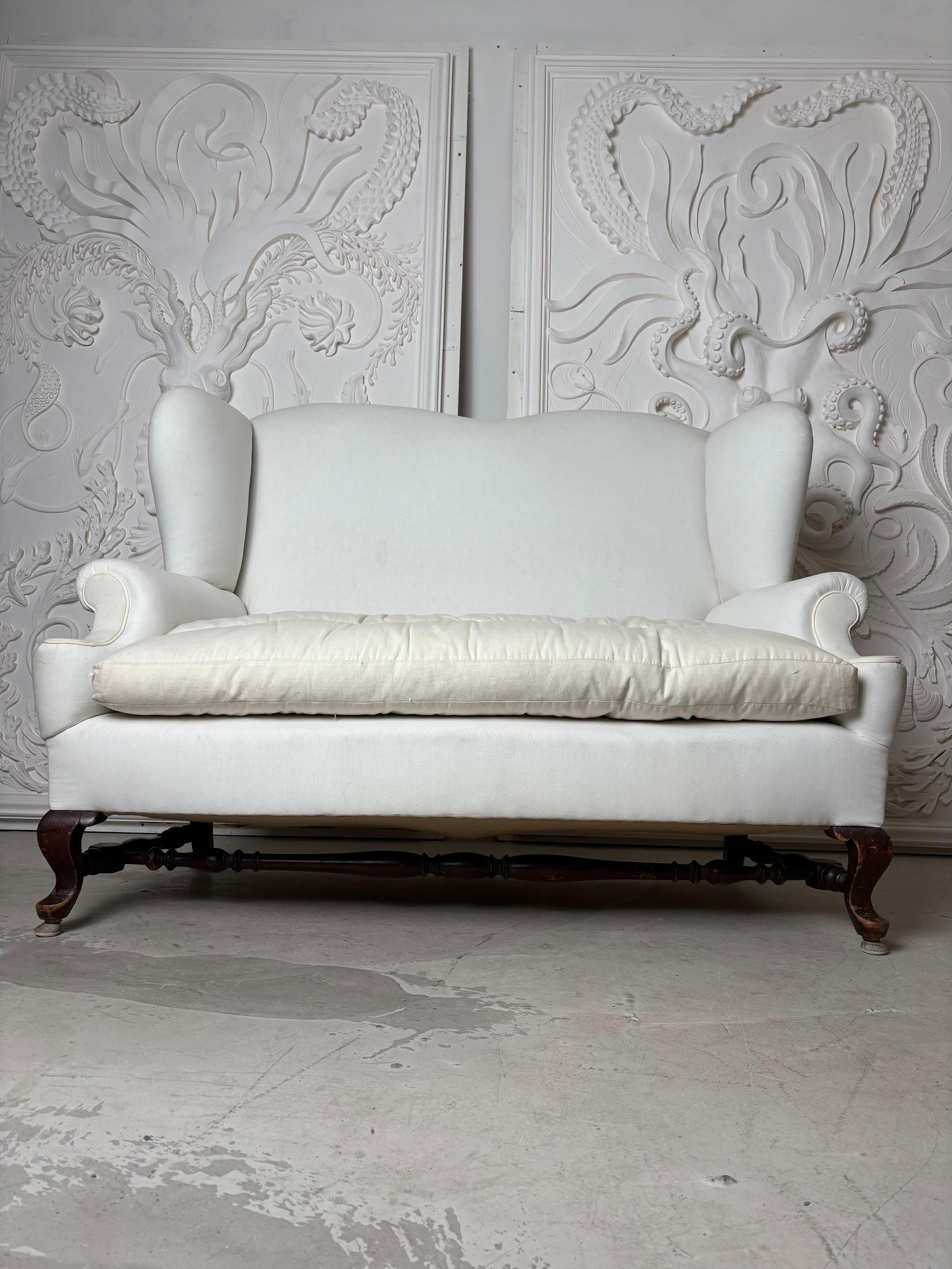 Howard & Sons Doppelflügelsofa Sessel (19. Jahrhundert) im Angebot