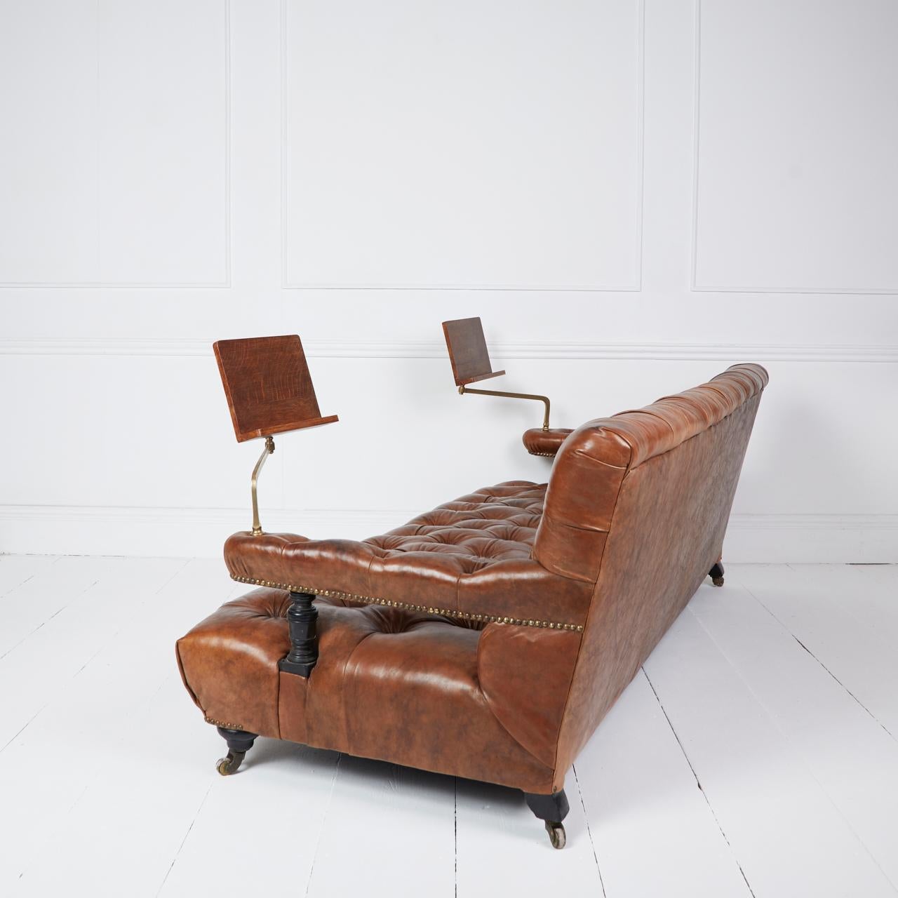 Canapé club Howard & Sons en vente 1