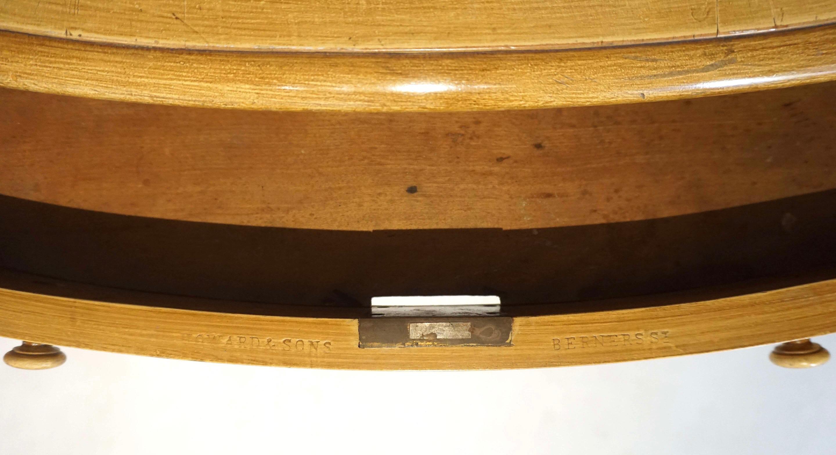 Howard & Sons London - Table à écrire en faux bambou recouverte de cuir, vers 1875 en vente 6