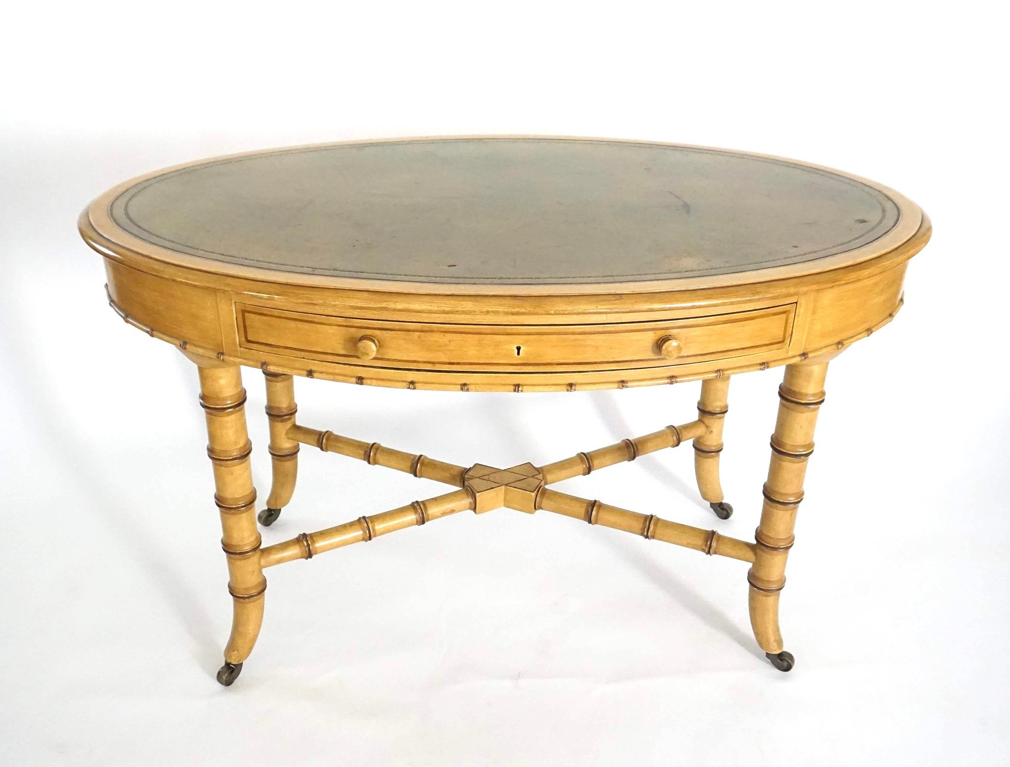 Anglais Howard & Sons London - Table à écrire en faux bambou recouverte de cuir, vers 1875 en vente