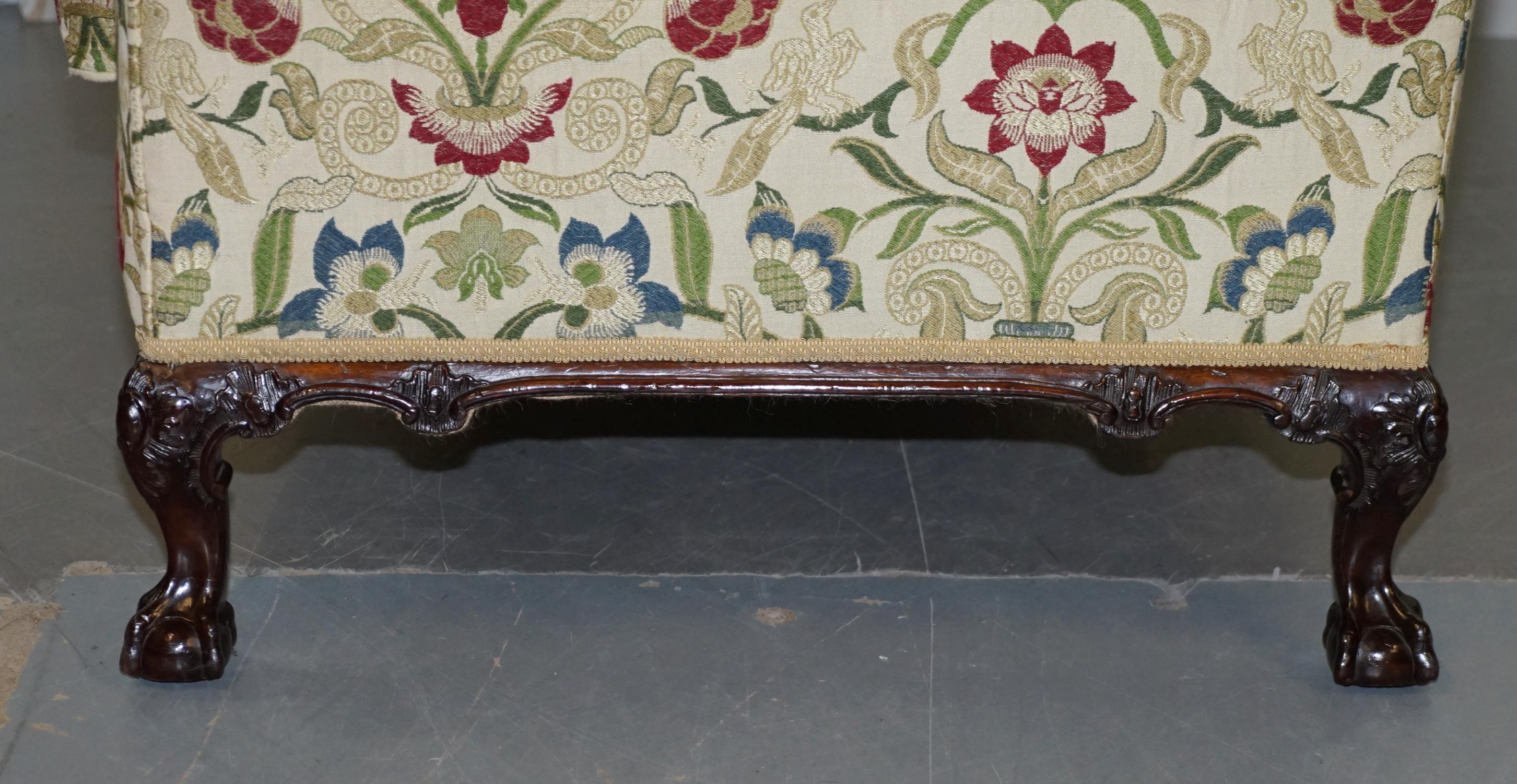 Howard & Sons Victorian Walnut Claw & Ball Framed Sofa William Morris Upholstery 8