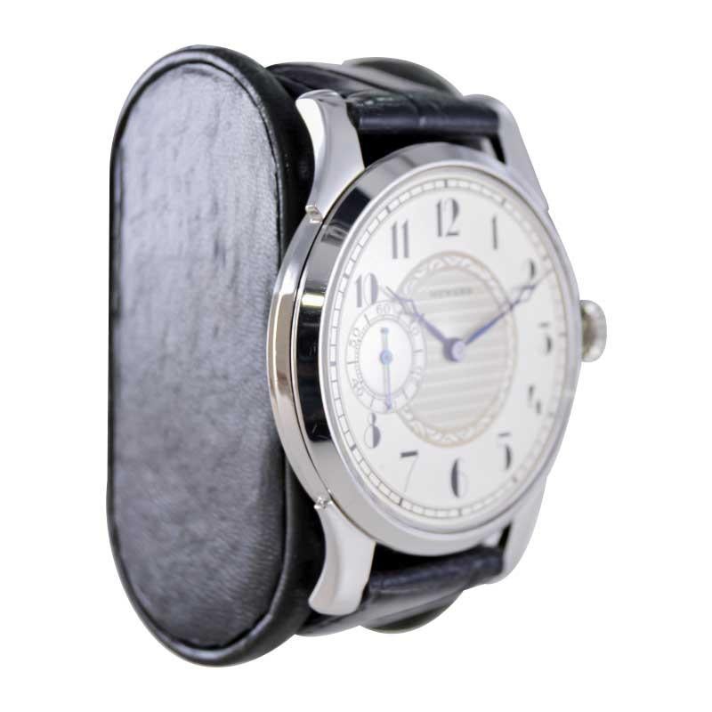 FACTORY / HOUSE: Howard Watch Company
STYLE / REFERENCE: Art Deco / Exhibition Back
METAL / MATERIAL: Stainless Steel 
CIRCA / YEAR: 1920's
DIMENSIONS / SIZE: Length 56mm X Diameter 45mm
MOVEMENT / CALIBER: Manual Winding / 17 Jewels 
DIAL / HANDS: 
