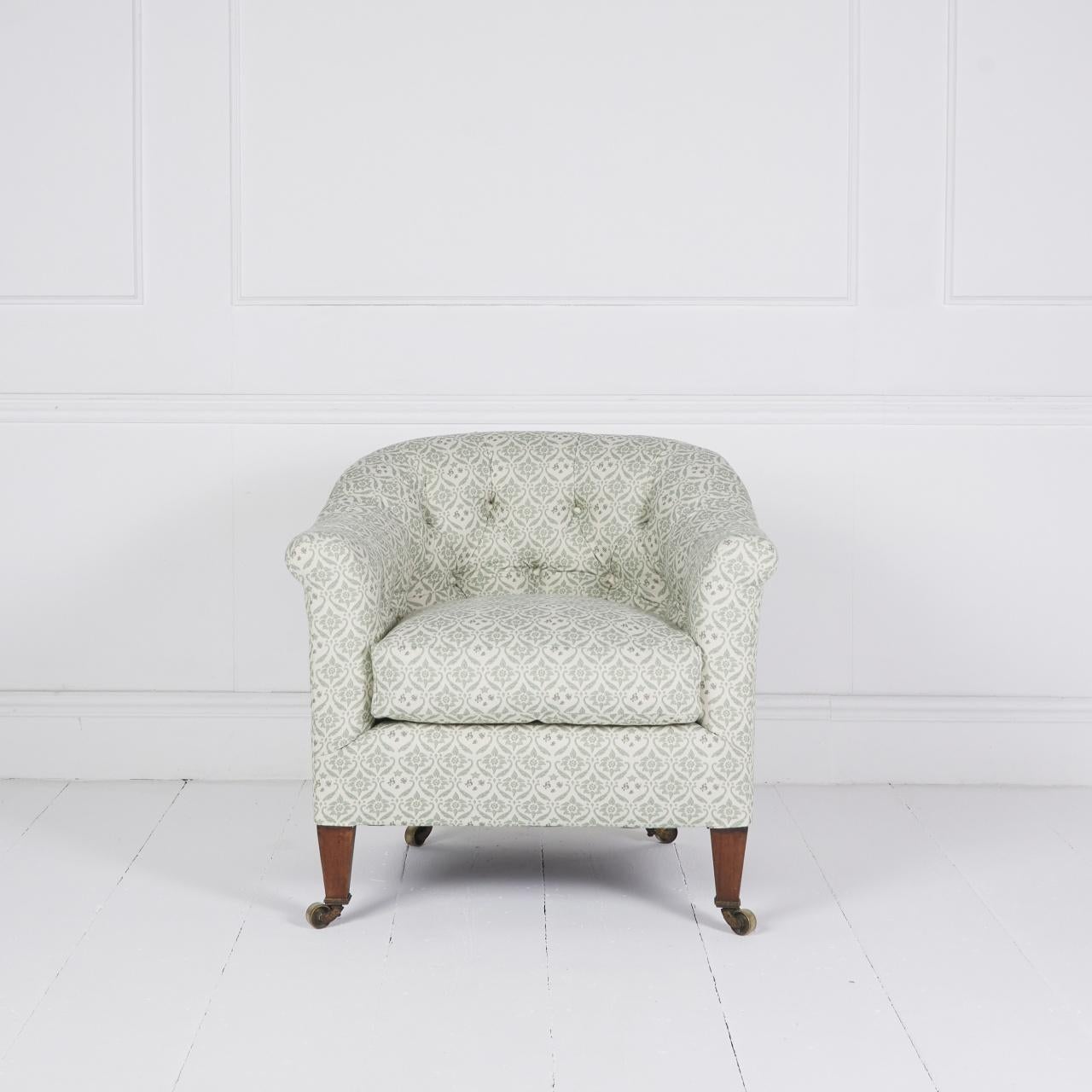 Anglais Chaise à baignoire anglaise ancienne de style Howard en vente