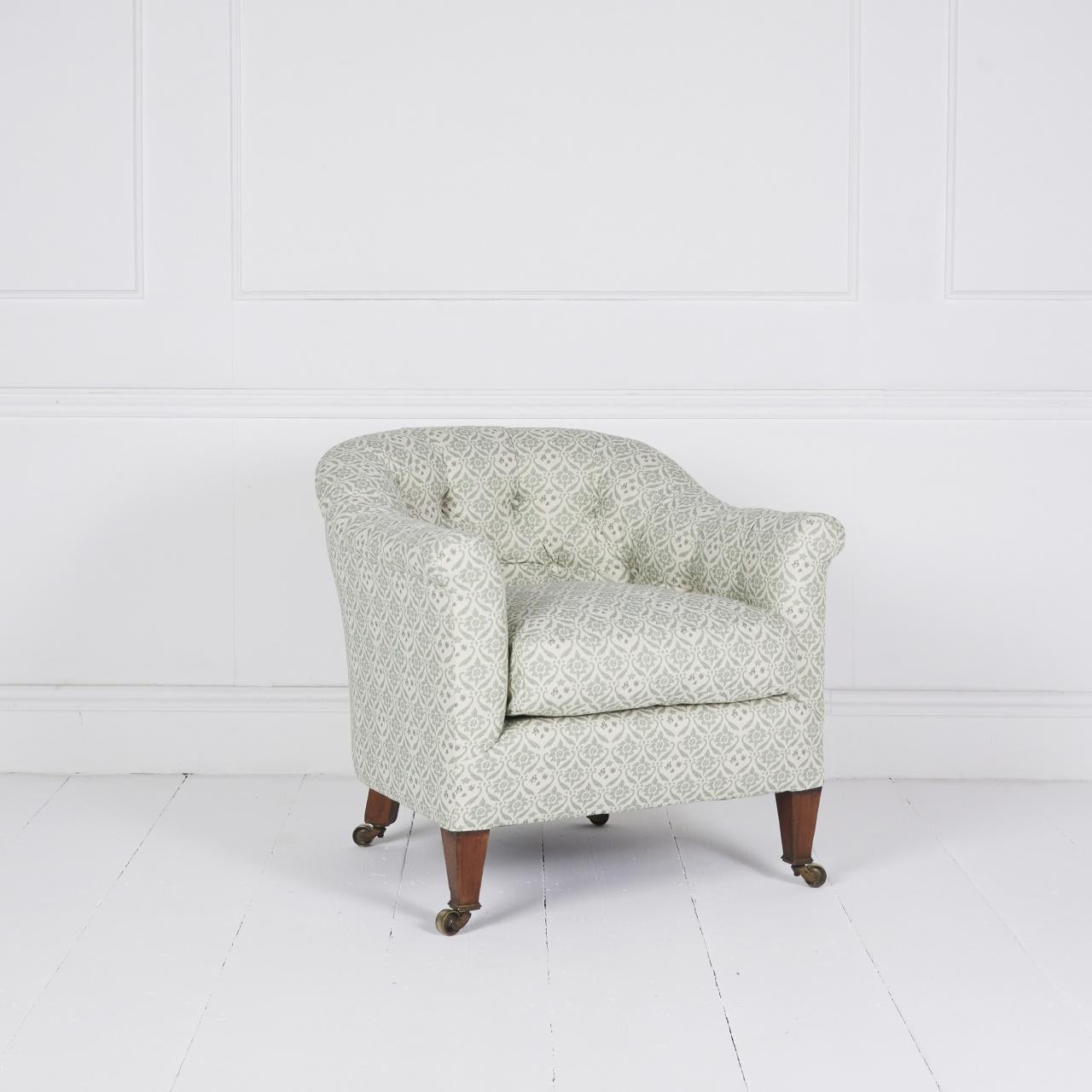 Poli Chaise à baignoire anglaise ancienne de style Howard en vente