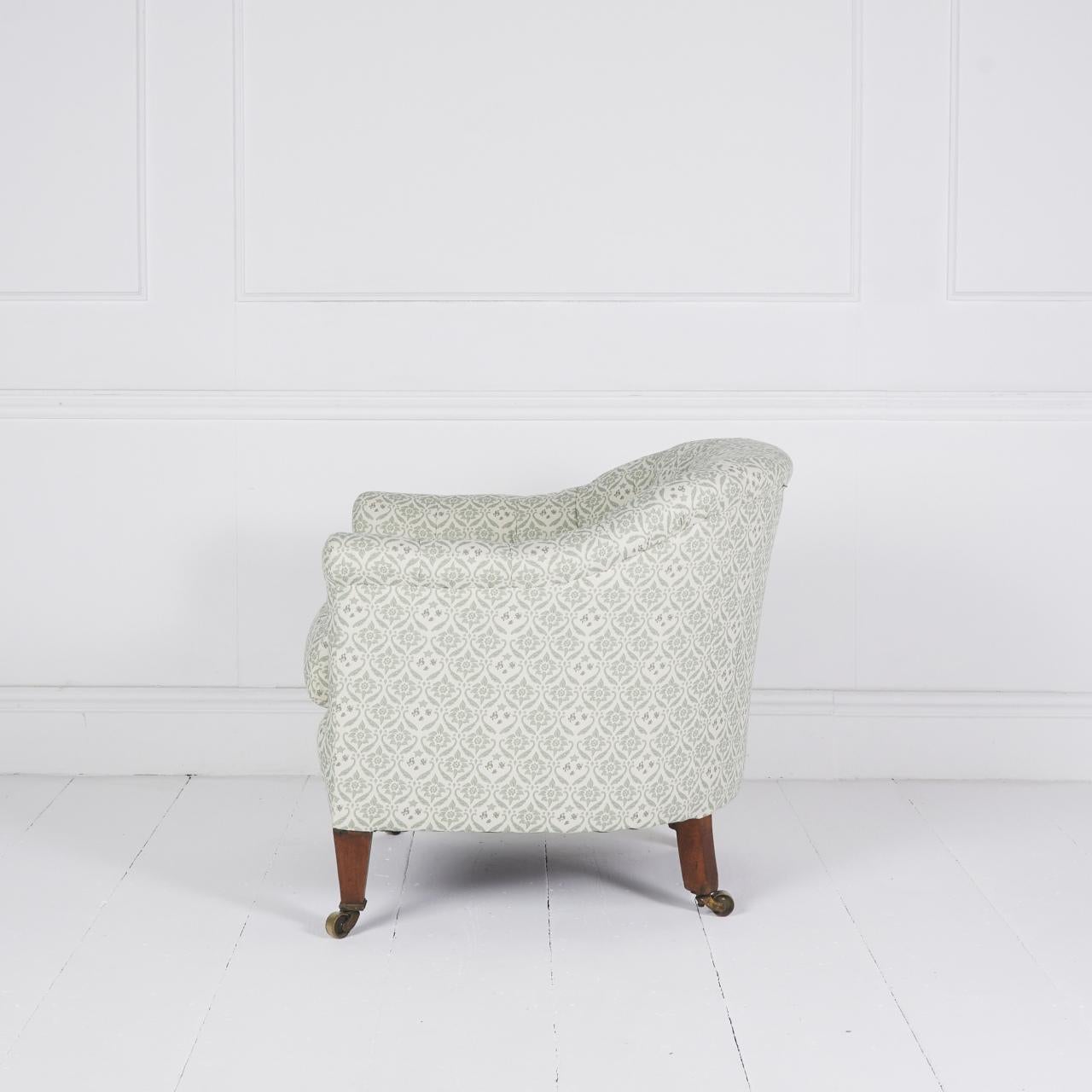 Hêtre Chaise à baignoire anglaise ancienne de style Howard en vente