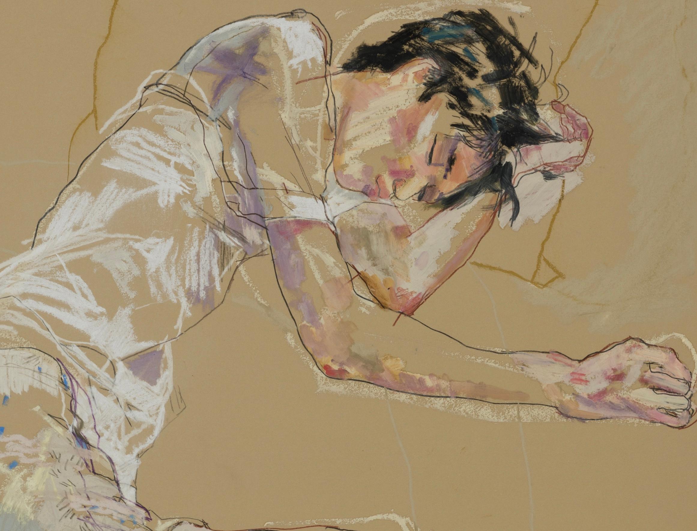 Nobu (Lying Down, sur le côté), techniques mixtes sur papier Rives - Marron Figurative Painting par Howard Tangye