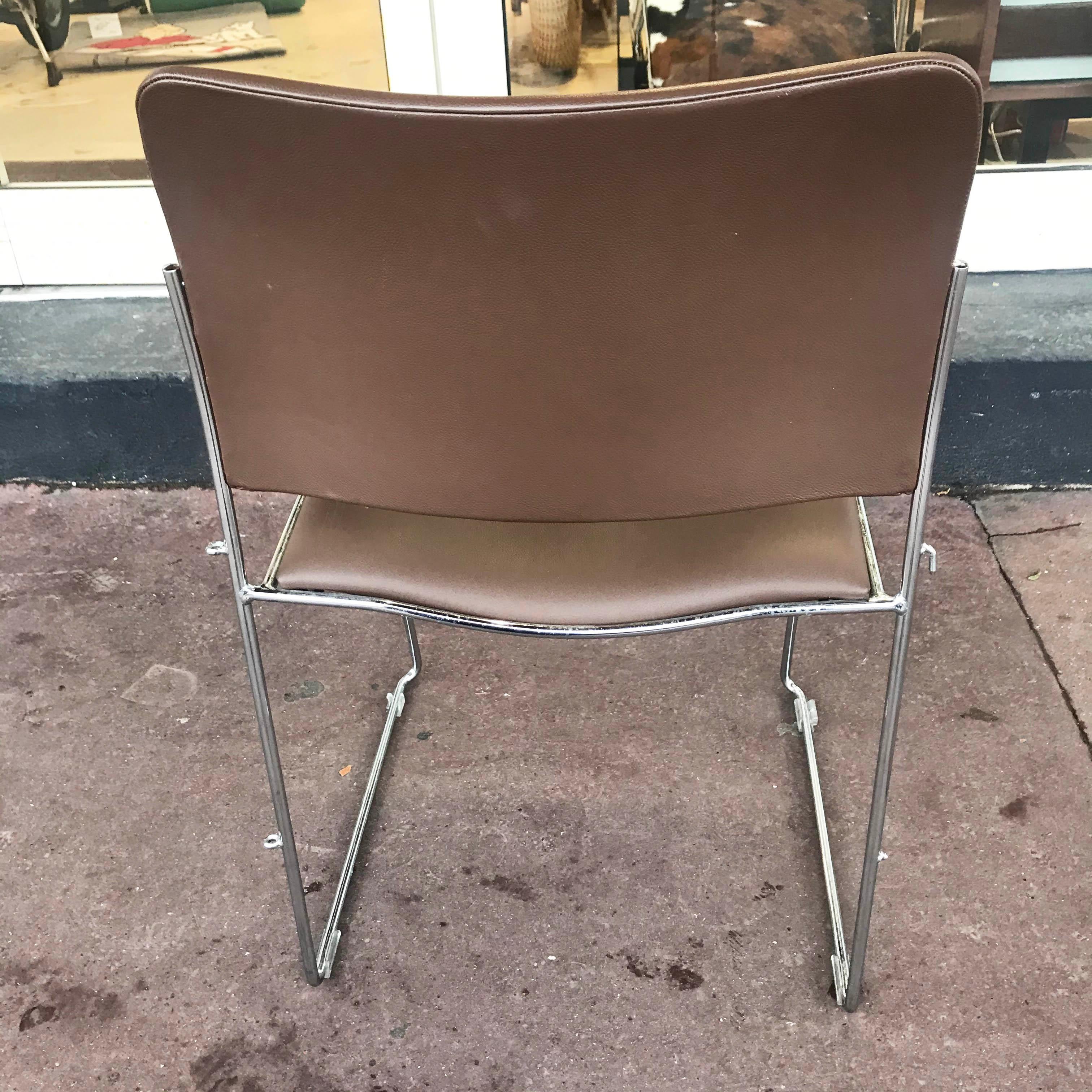 Howe Chairs Model 40/4 Designated in 1964 by David Rowland In Good Condition In Saint Ouen, FR