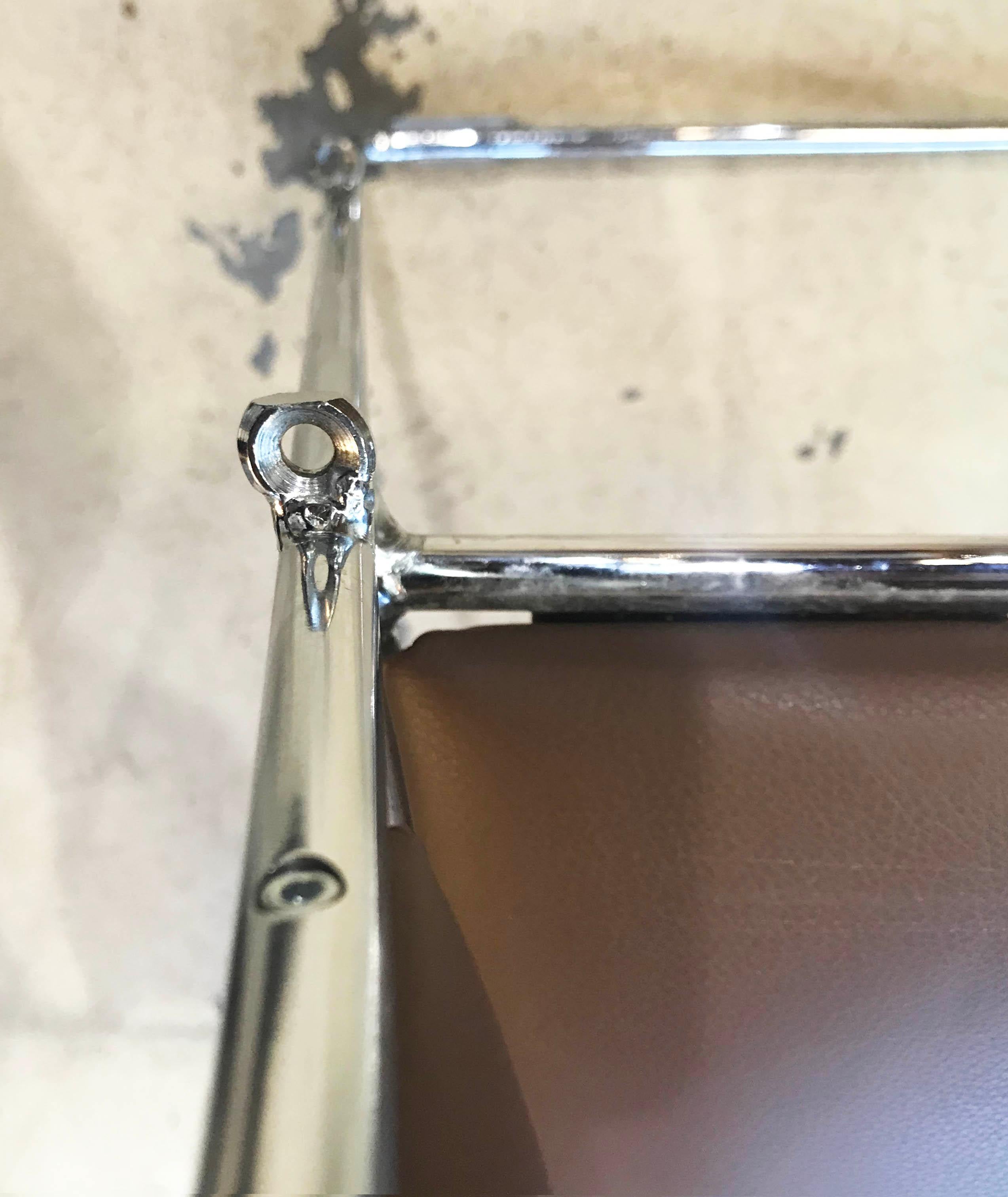 Mid-20th Century Howe Chairs Model 40/4 Designated in 1964 by David Rowland