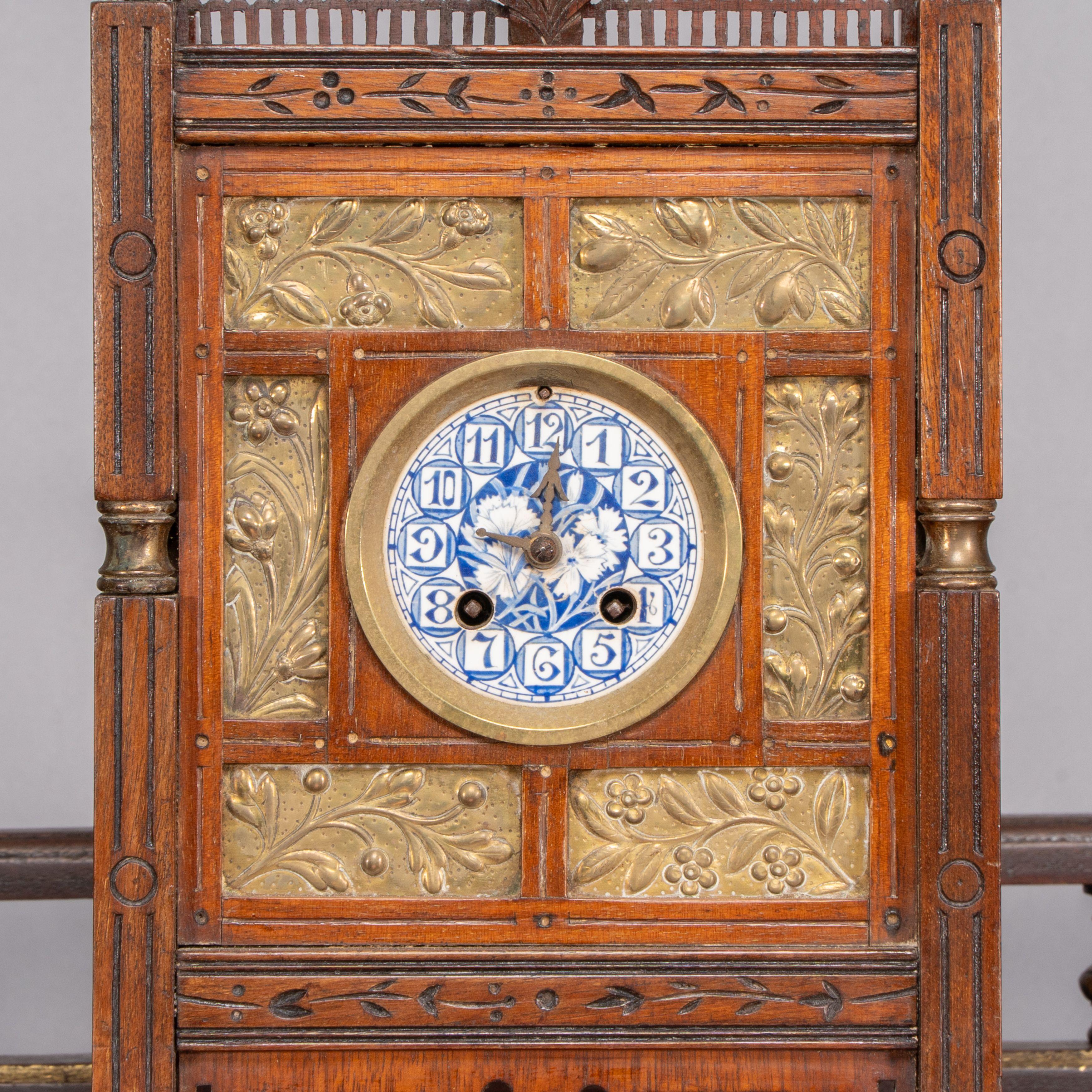 Howell and James, Un piccolo orologio da parete in noce dell'Aesthetic Movement in vendita 4