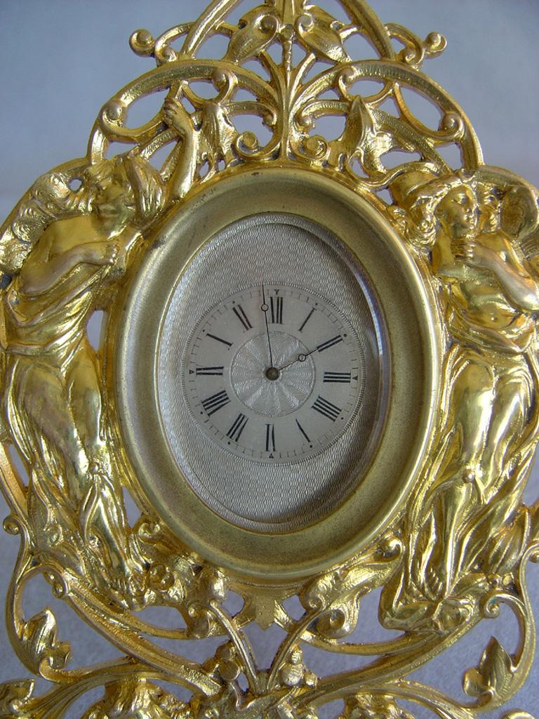 Howell James Jugendstil-Uhr mit Gehäusestruktur (Englisch) im Angebot