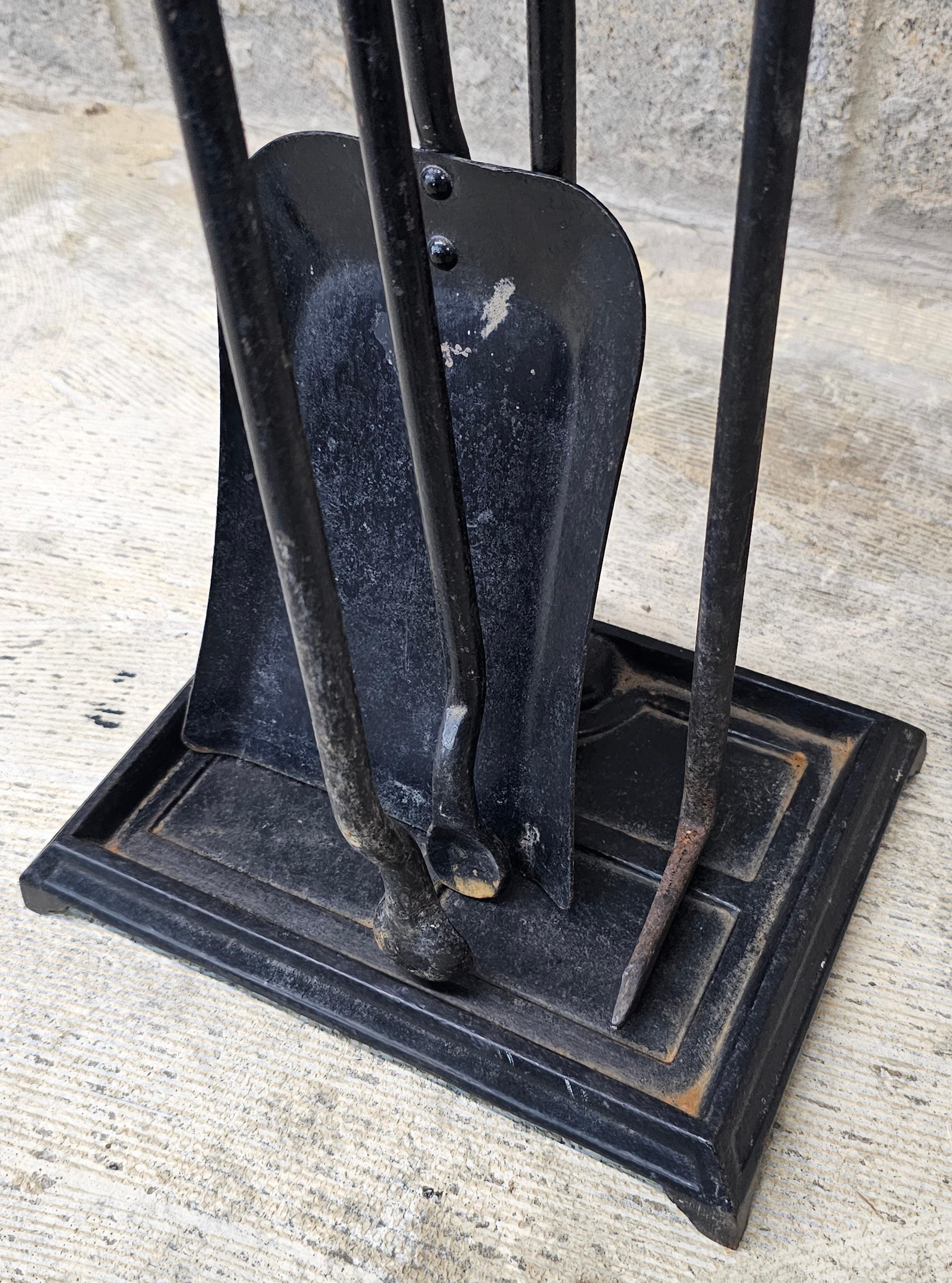 Howes Boston Renaissance Forged Iron Owl Fireplace Tools Set For Sale 1