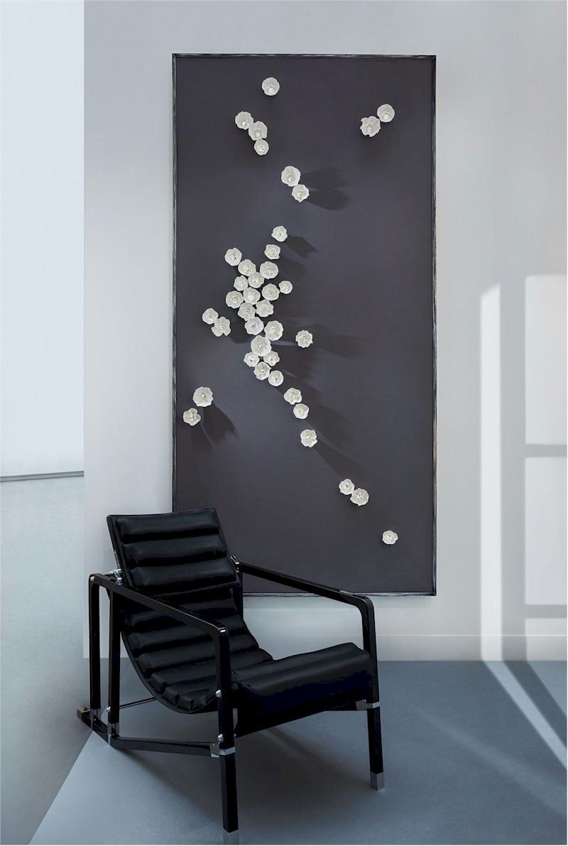 Hoya porcelain wall art, Ludovic Clément d’Armont.
Dimensions: W 122 x D 9 x H 242 cm.
Materials: Aluminum, porcelain, composite, LEDs.

Hoya is the porcelain object of Nature Harmonieuse.

Every creation of Ludovic Clément d’Armont can be