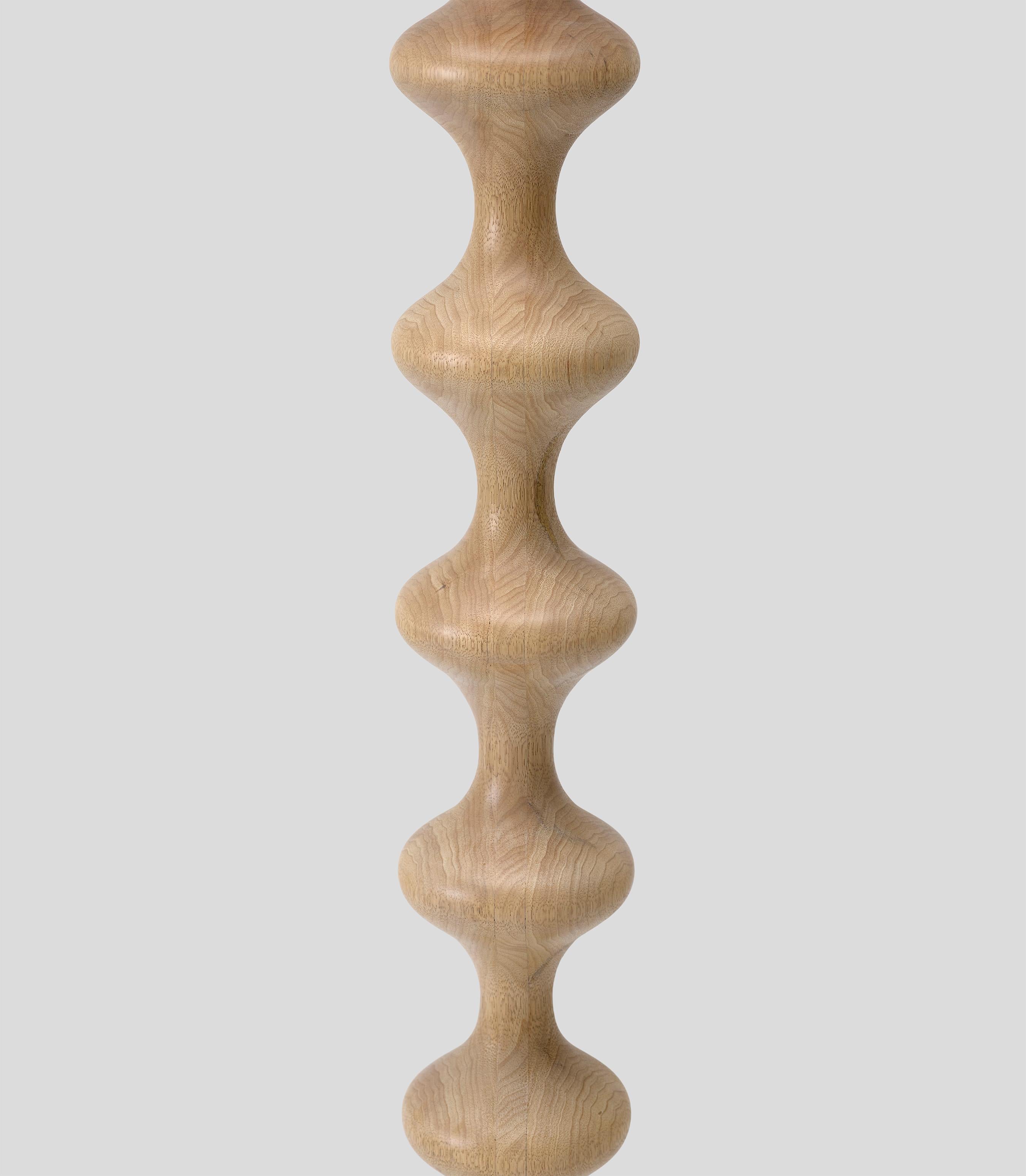 Travail du bois Lampe Hozcal de Merve Kahraman, verre soufflé à la main et bois peint à la main en vente