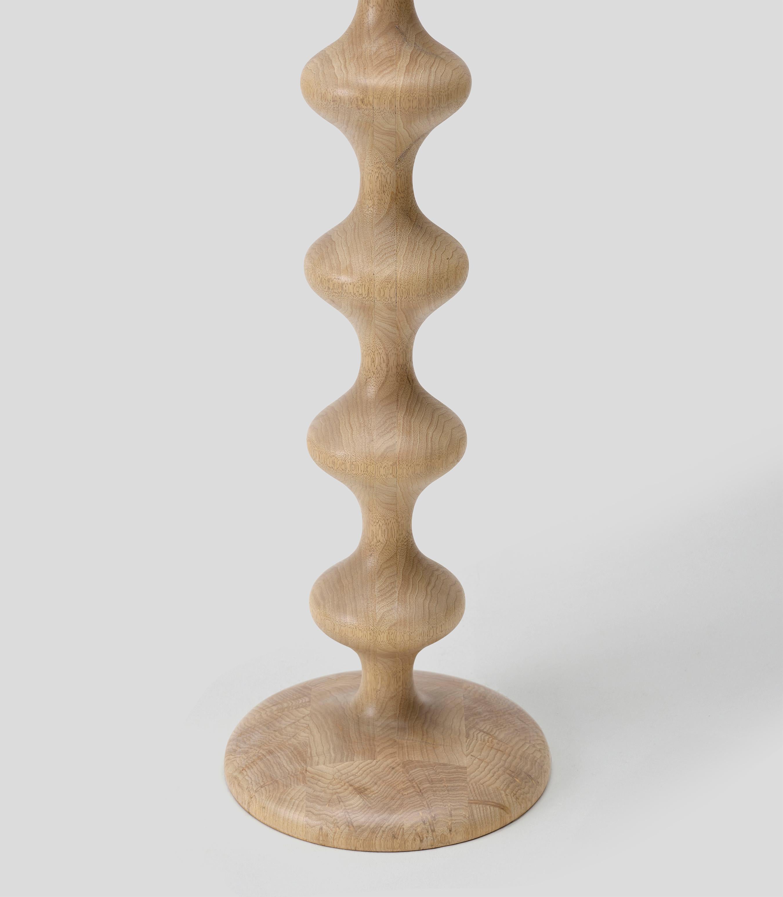 Lampe Hozcal de Merve Kahraman, verre soufflé à la main et bois peint à la main Neuf - En vente à New York, NY