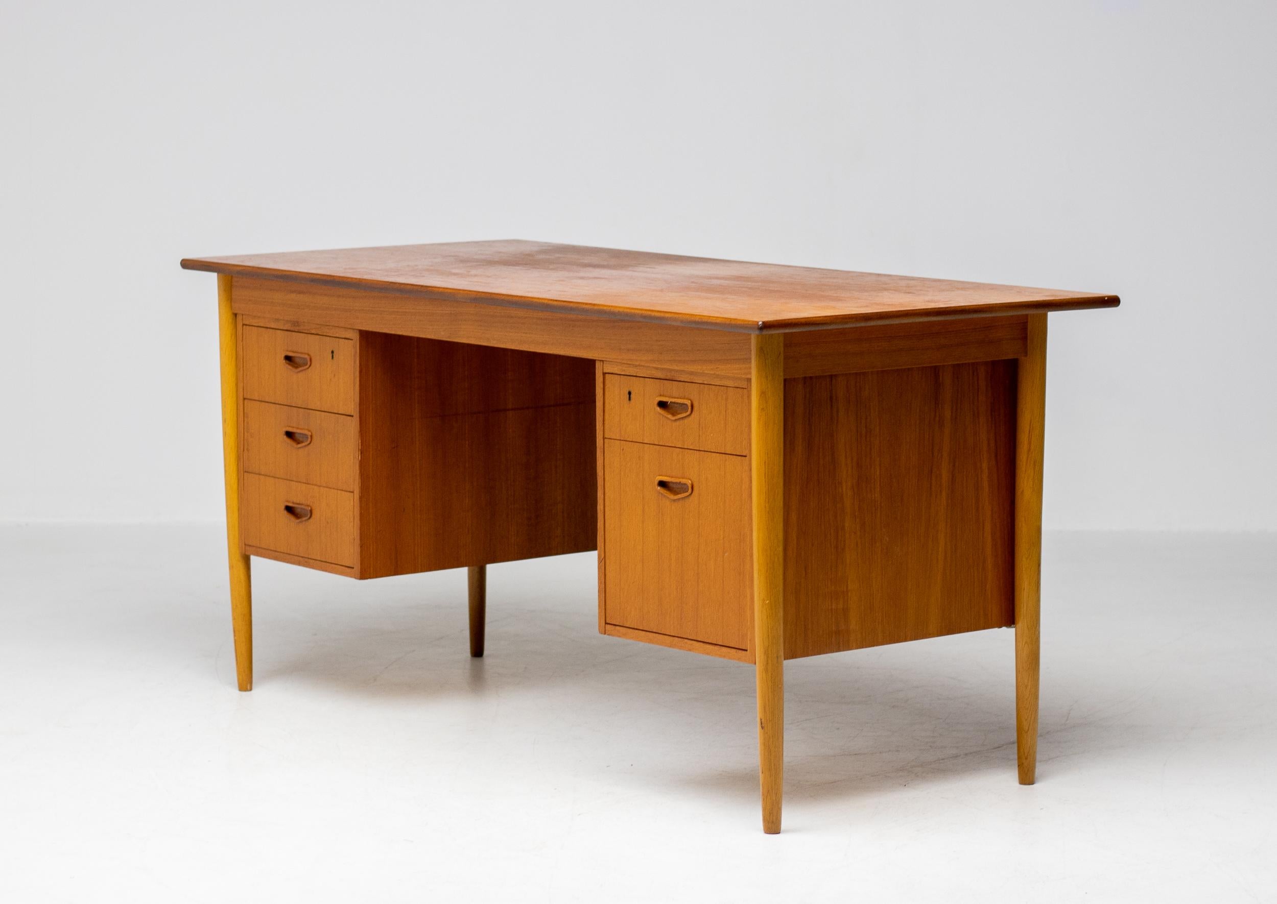 H. & A. Scrivania moderna in teak di Hansen in vendita 3