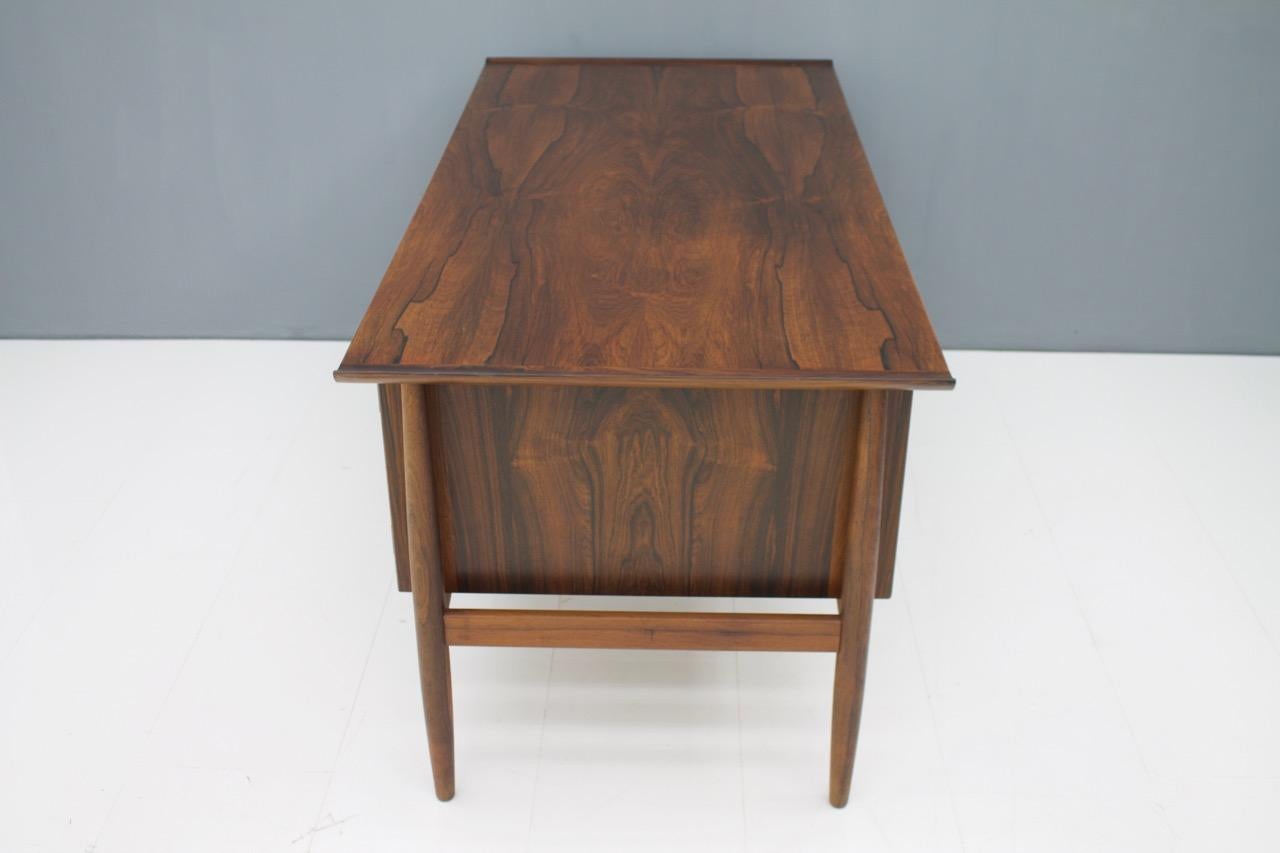 H.P. Hansen Rosewood Writing Desk Denmark, 1960s In Good Condition In Frankfurt / Dreieich, DE