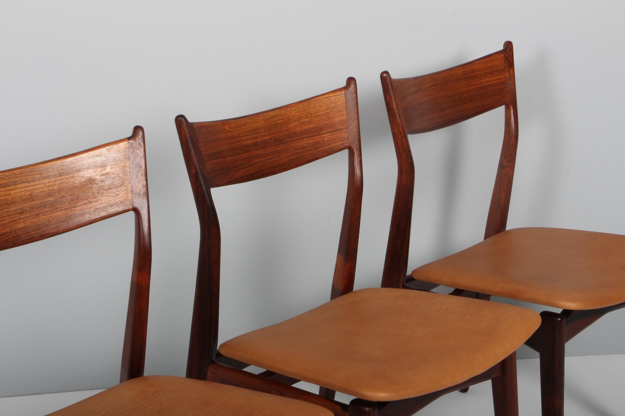 Scandinavian Modern HP Hansen Set of Four Dining Chairs in Rosewood and Aniline Leather, 1960s For Sale