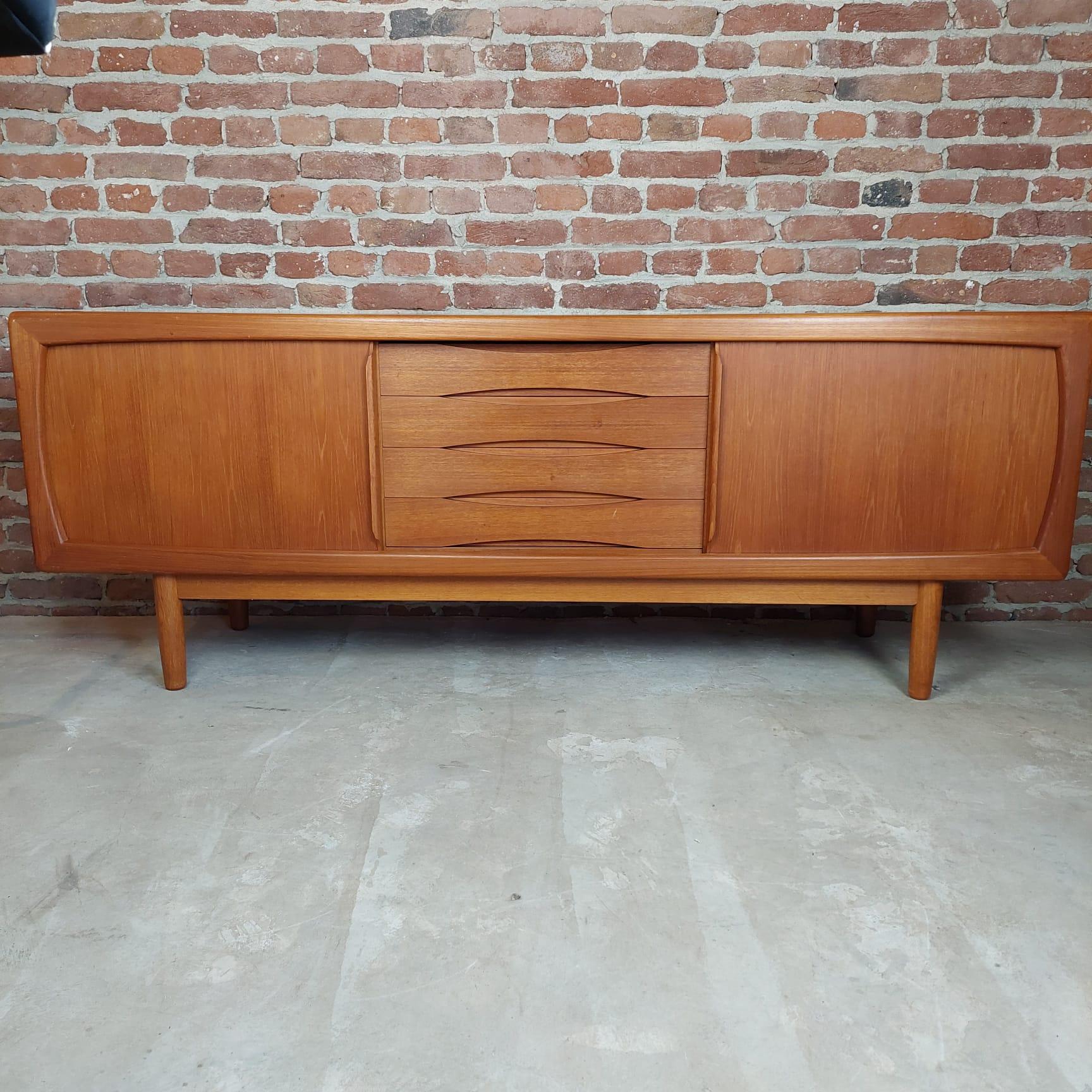 H.P. Aparador Hansen de teca, Dinamarca 1960 Danés en venta