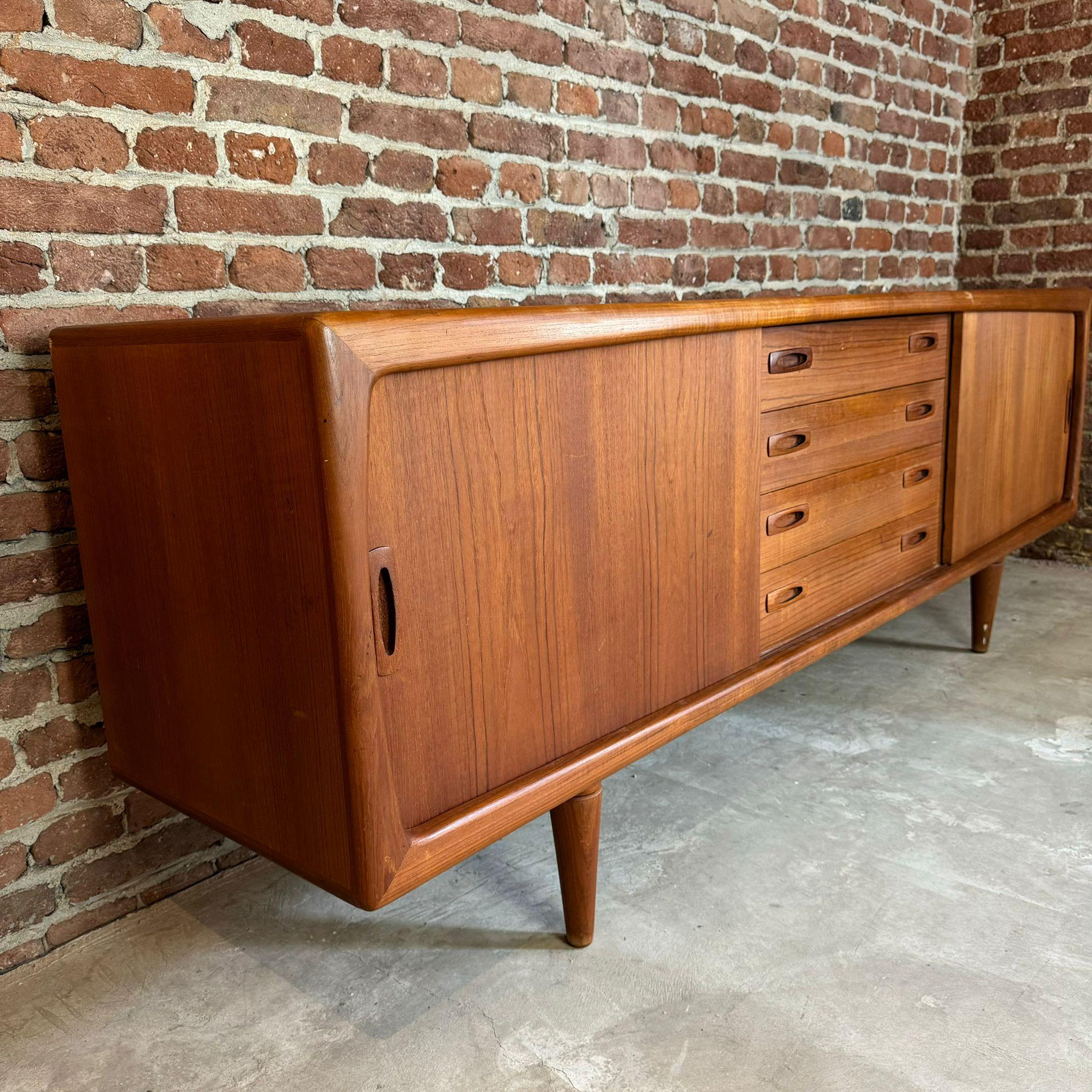 Veneer HP Hansen Sideboard in teak, Denmark 1960 For Sale