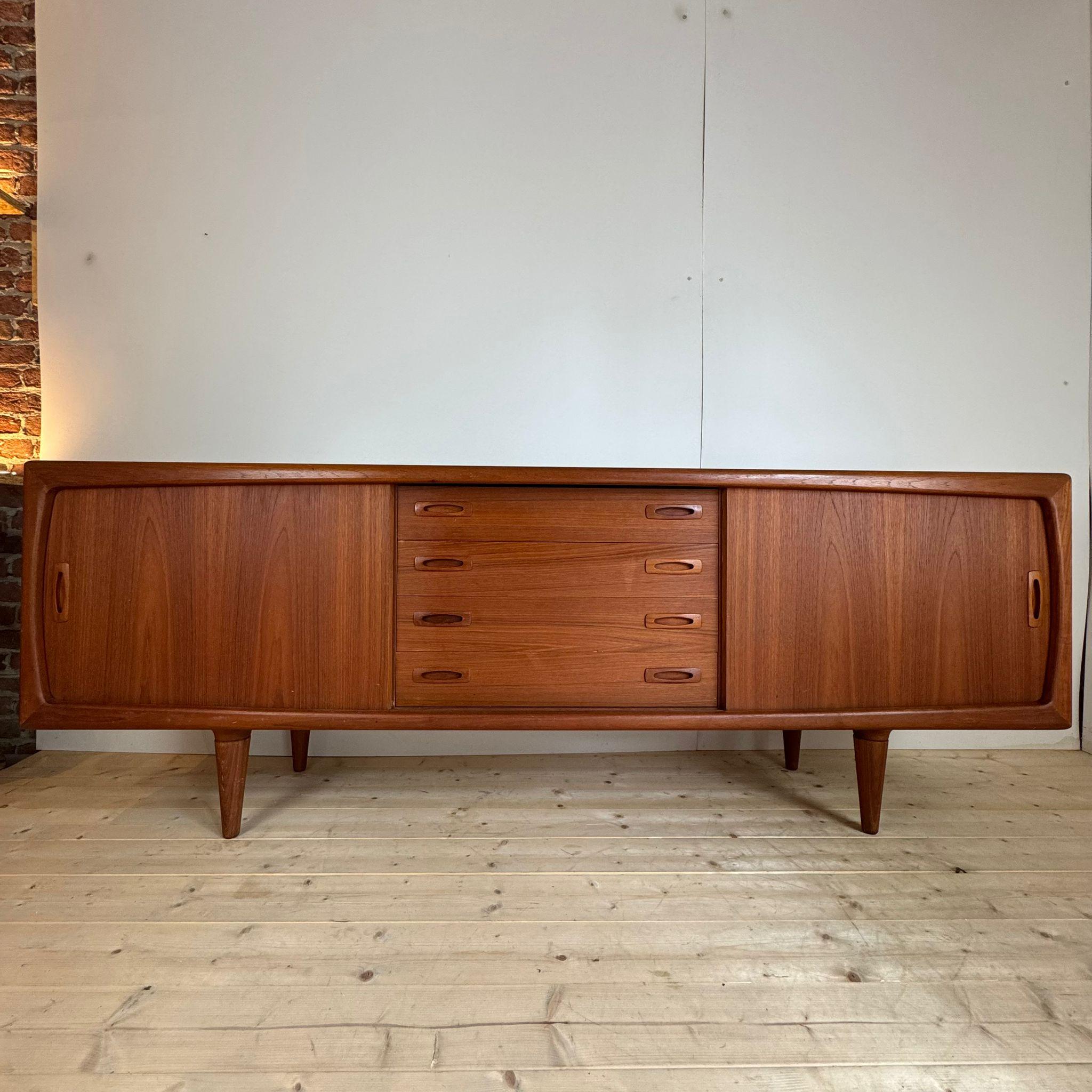 Danish HP Hansen, Buffet en teck, Danemark, 1960 en vente