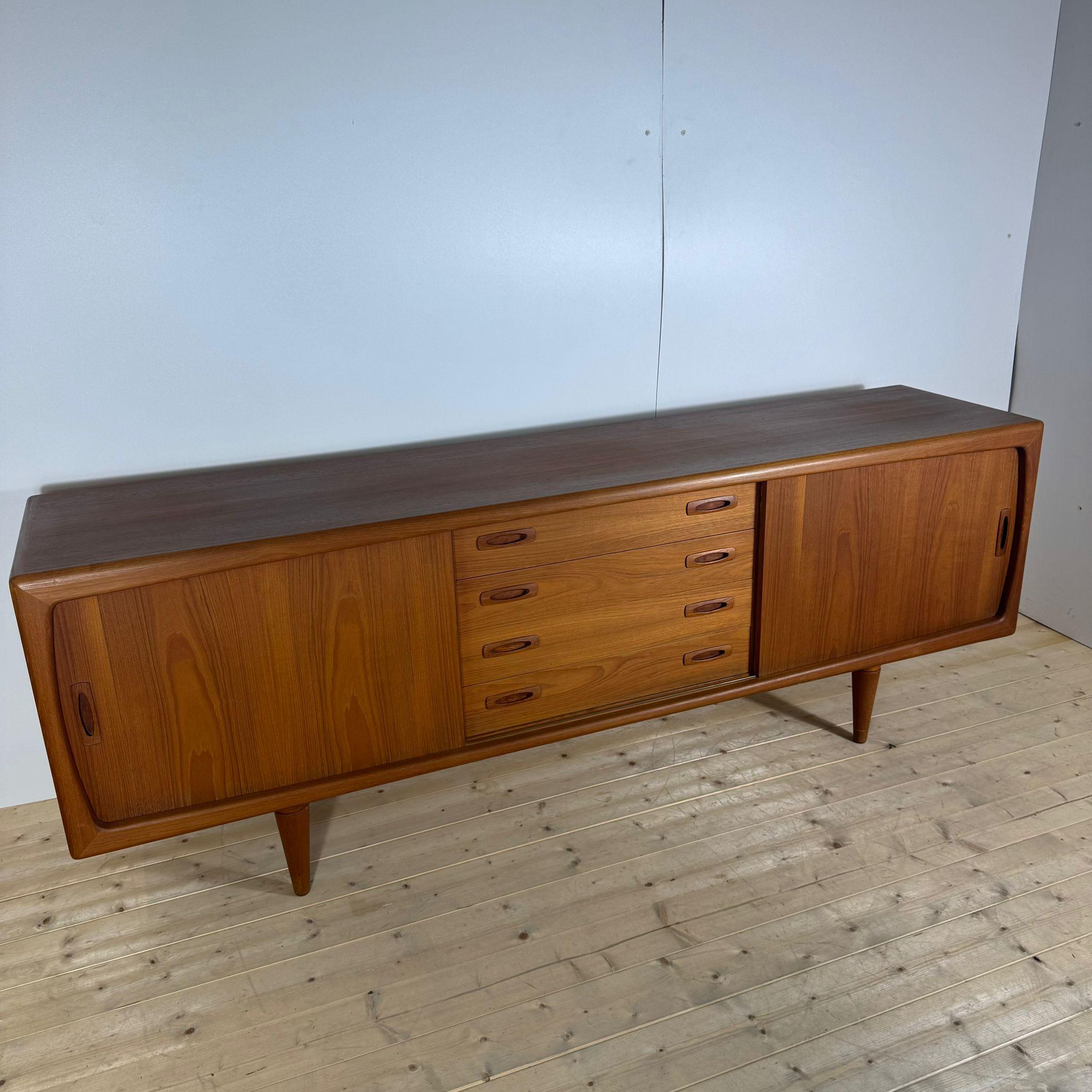 Danish HP Hansen, Sideboard in teak, Denmark, 1960 For Sale
