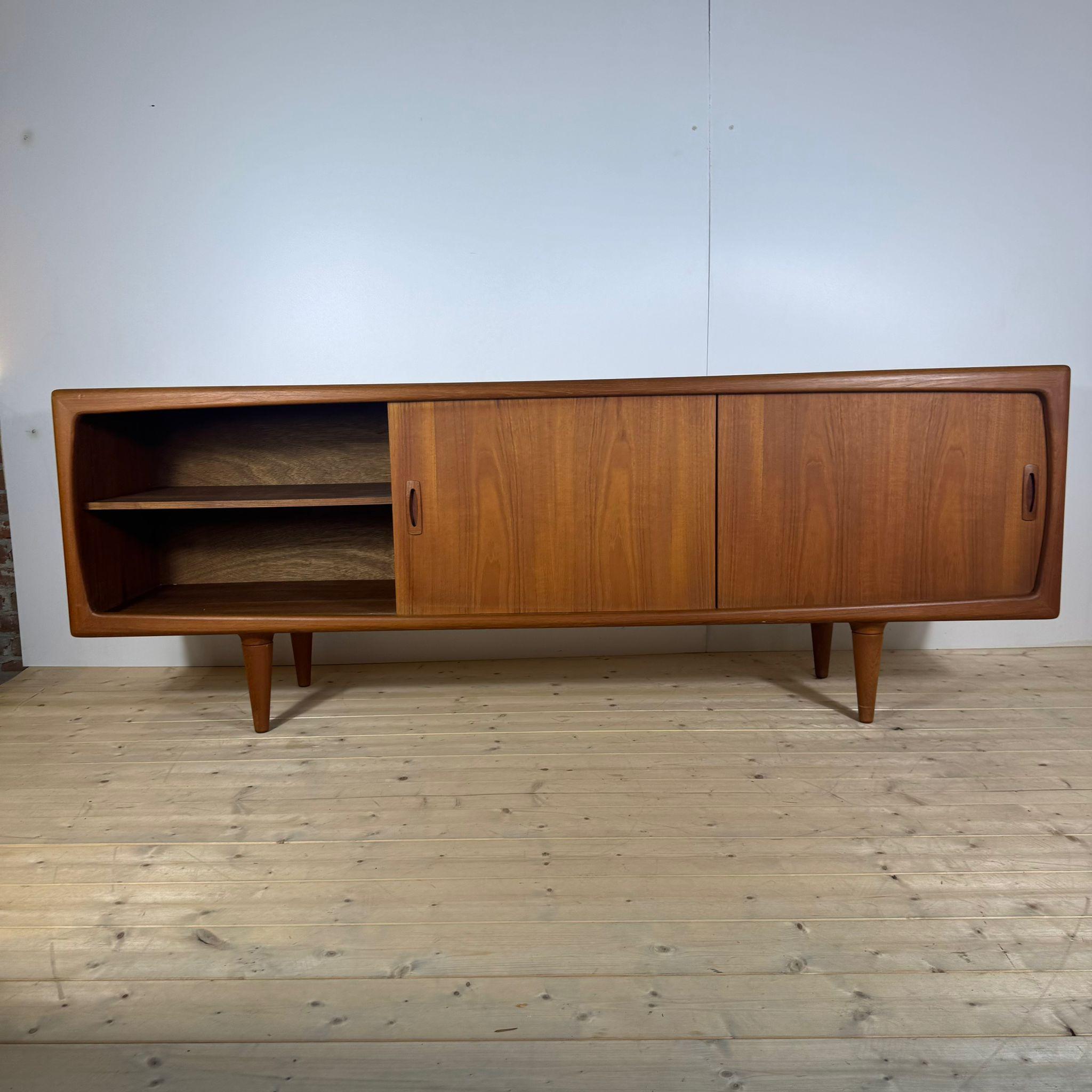 Veneer HP Hansen, Sideboard in teak, Denmark, 1960 For Sale