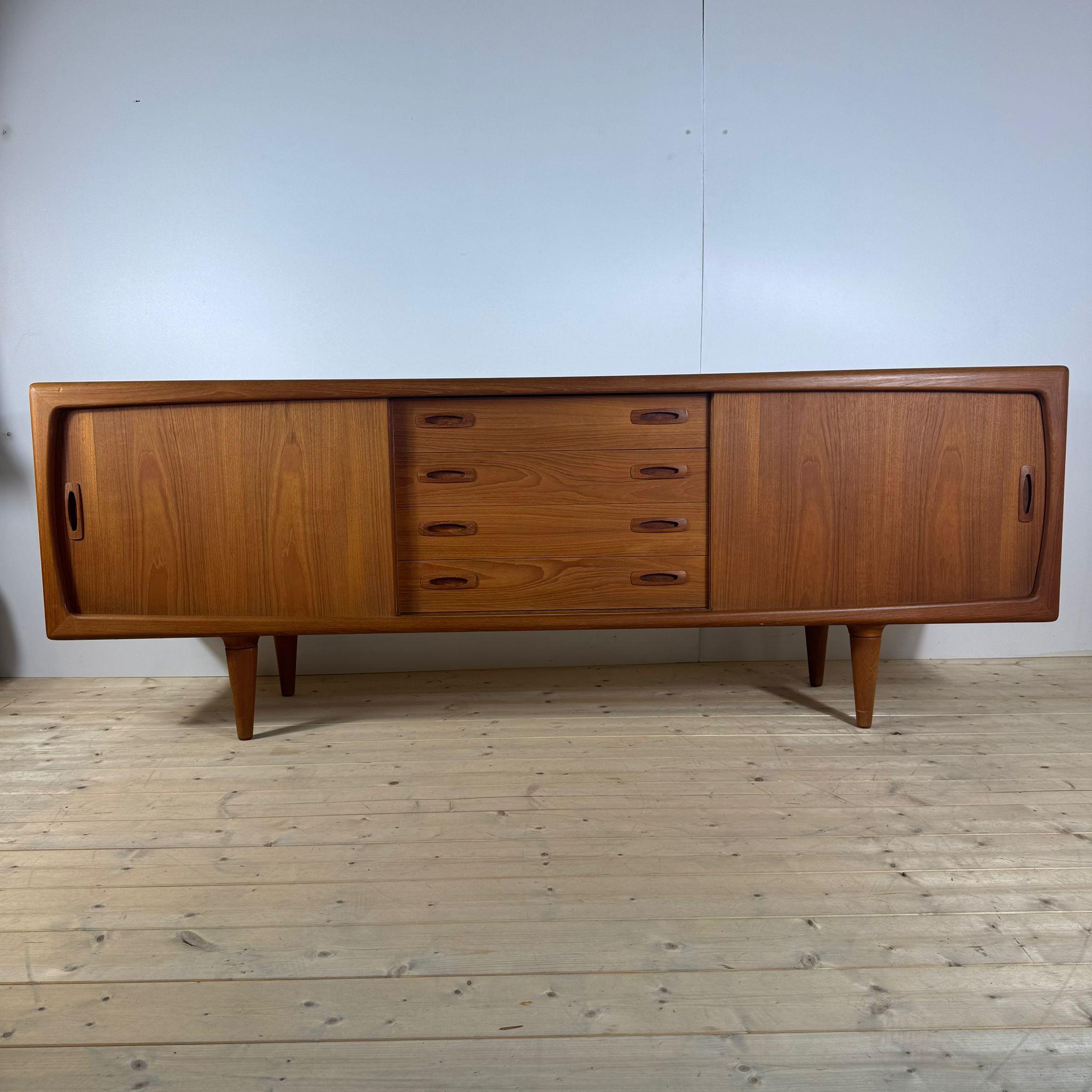 HP Hansen, Sideboard in teak, Denmark, 1960 For Sale 1