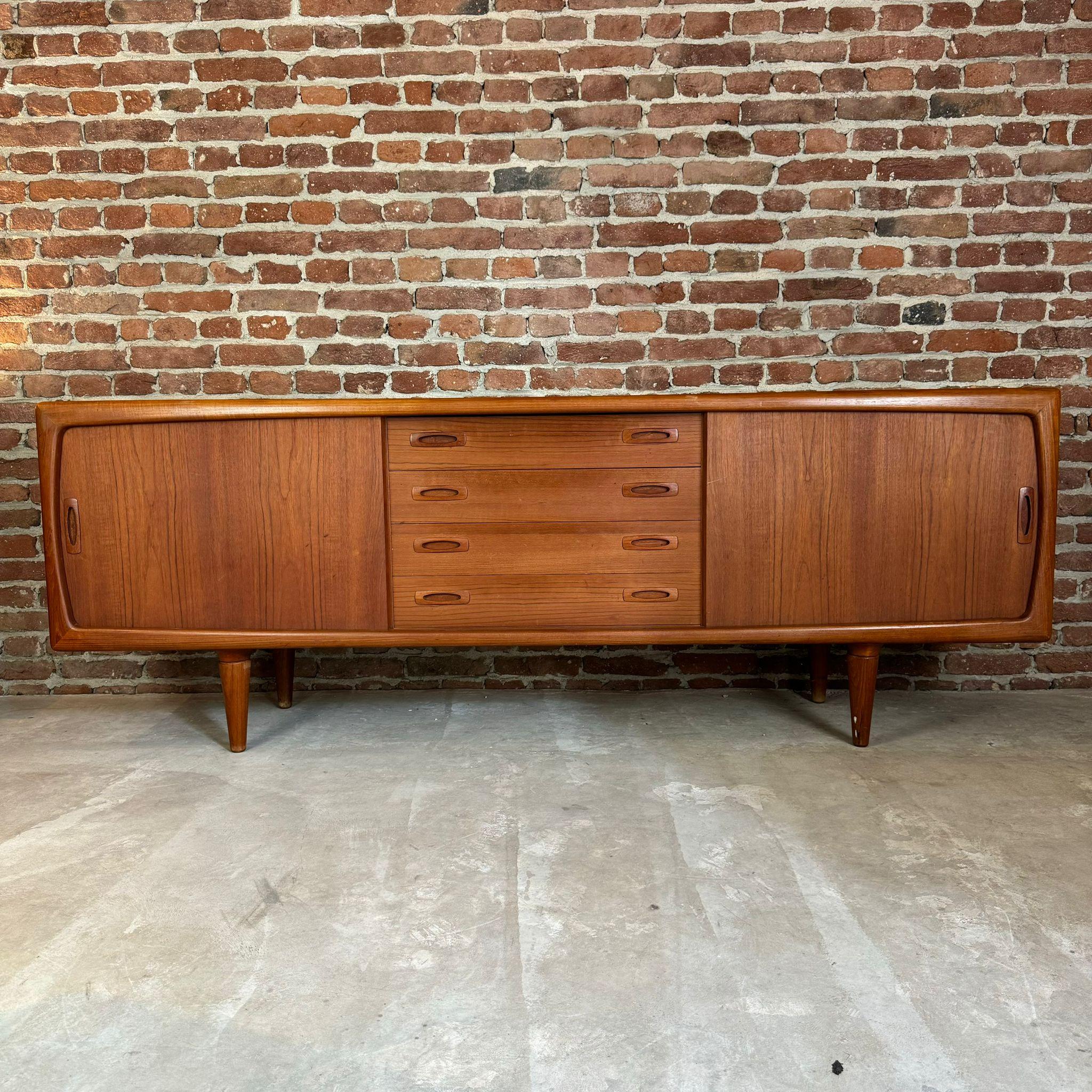 HP Hansen Sideboard in teak, Denmark 1960 For Sale 3