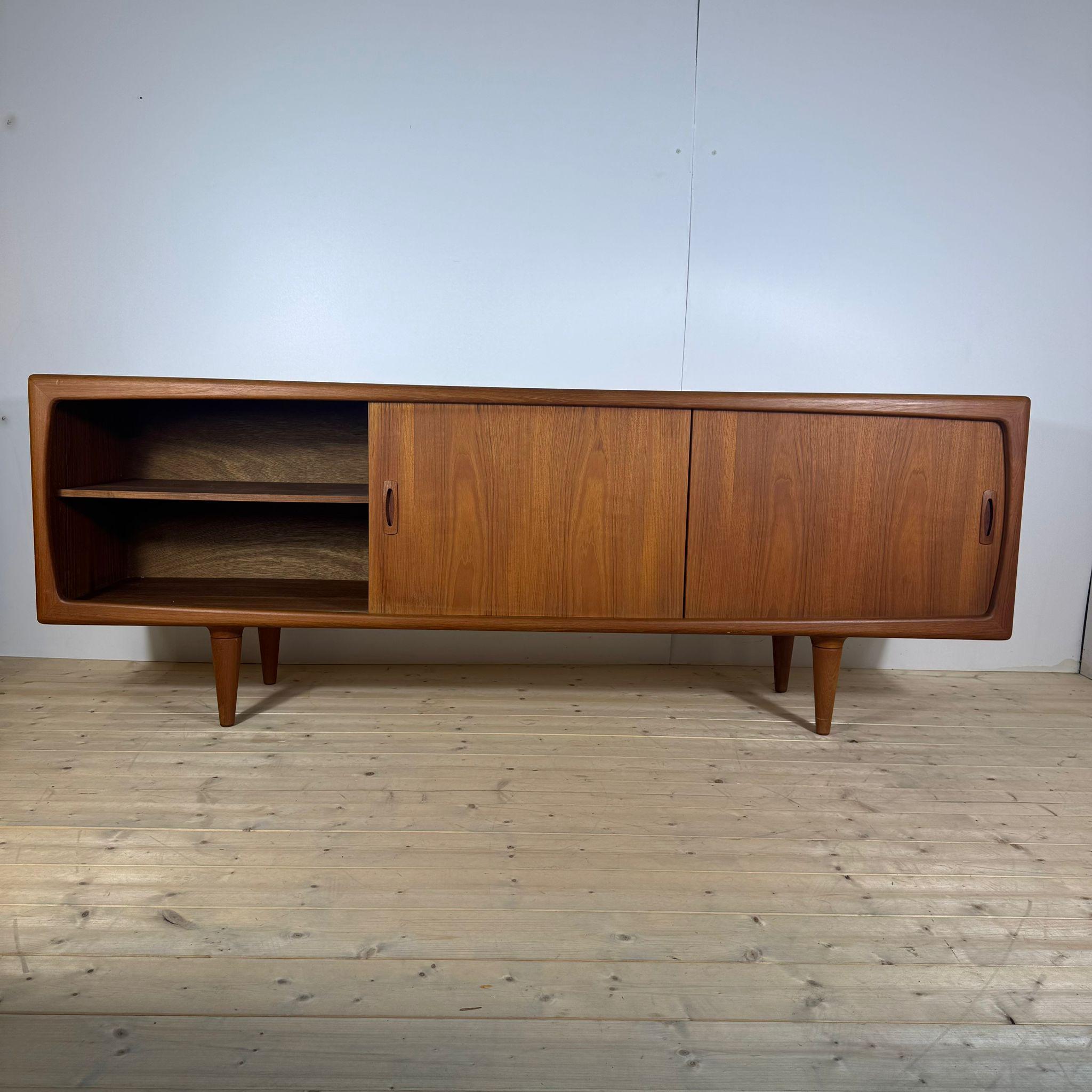 HP Hansen, Sideboard in teak, Denmark, 1960 For Sale 2