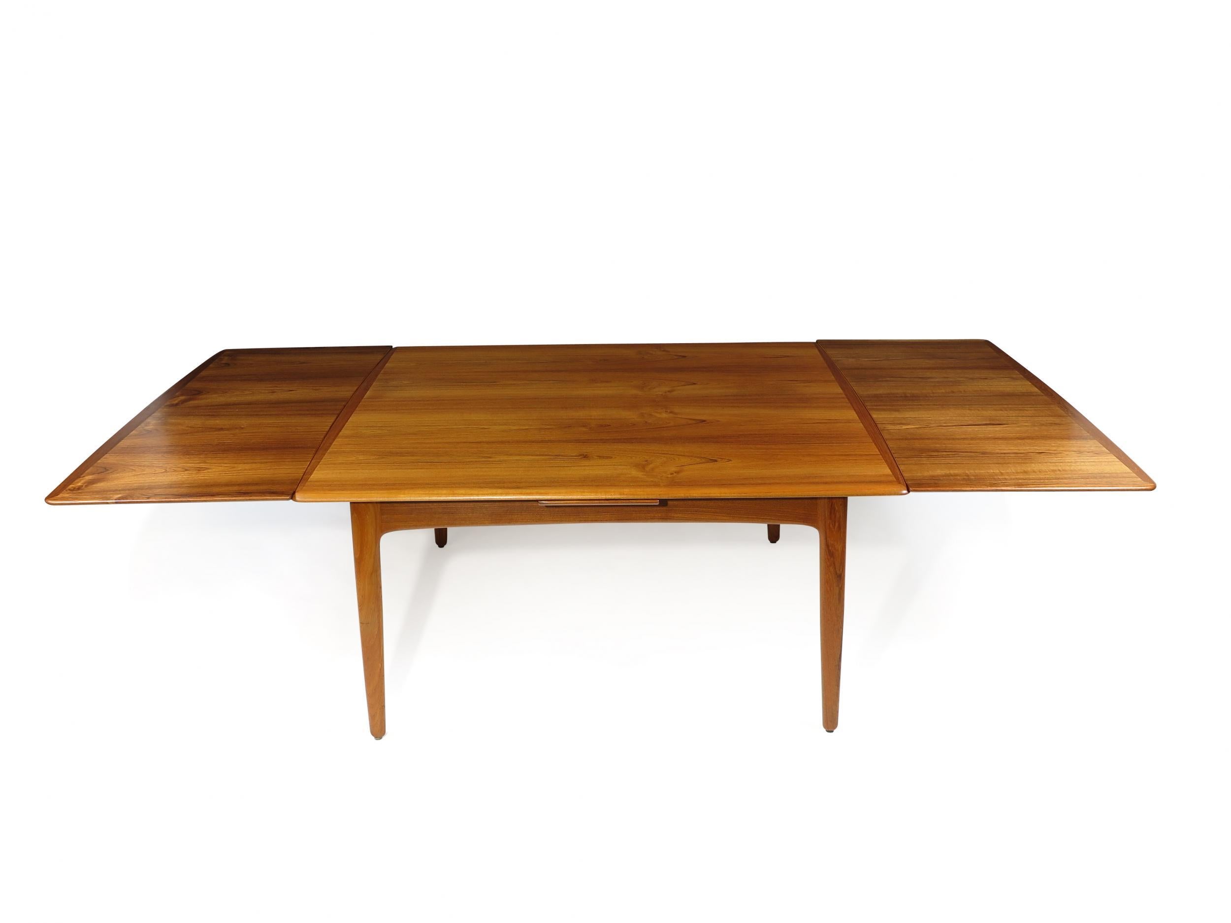 HP Hansen Teak Draw-Leaf Dining Table In Excellent Condition In Oakland, CA