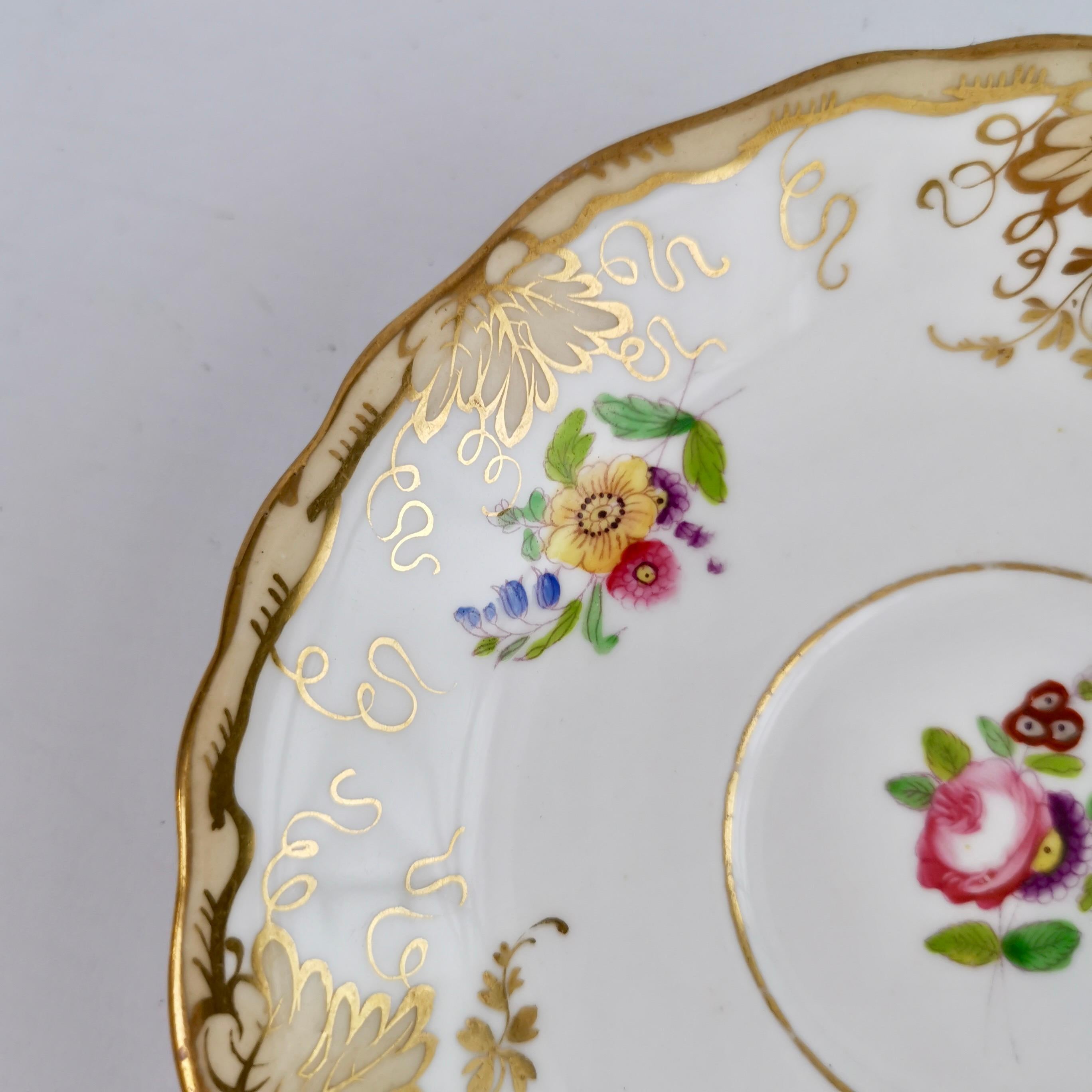 Tasse à café H&R Daniel, blanche, grise avec fleurs imprimées, néo-rococo, vers 1838 en vente 1