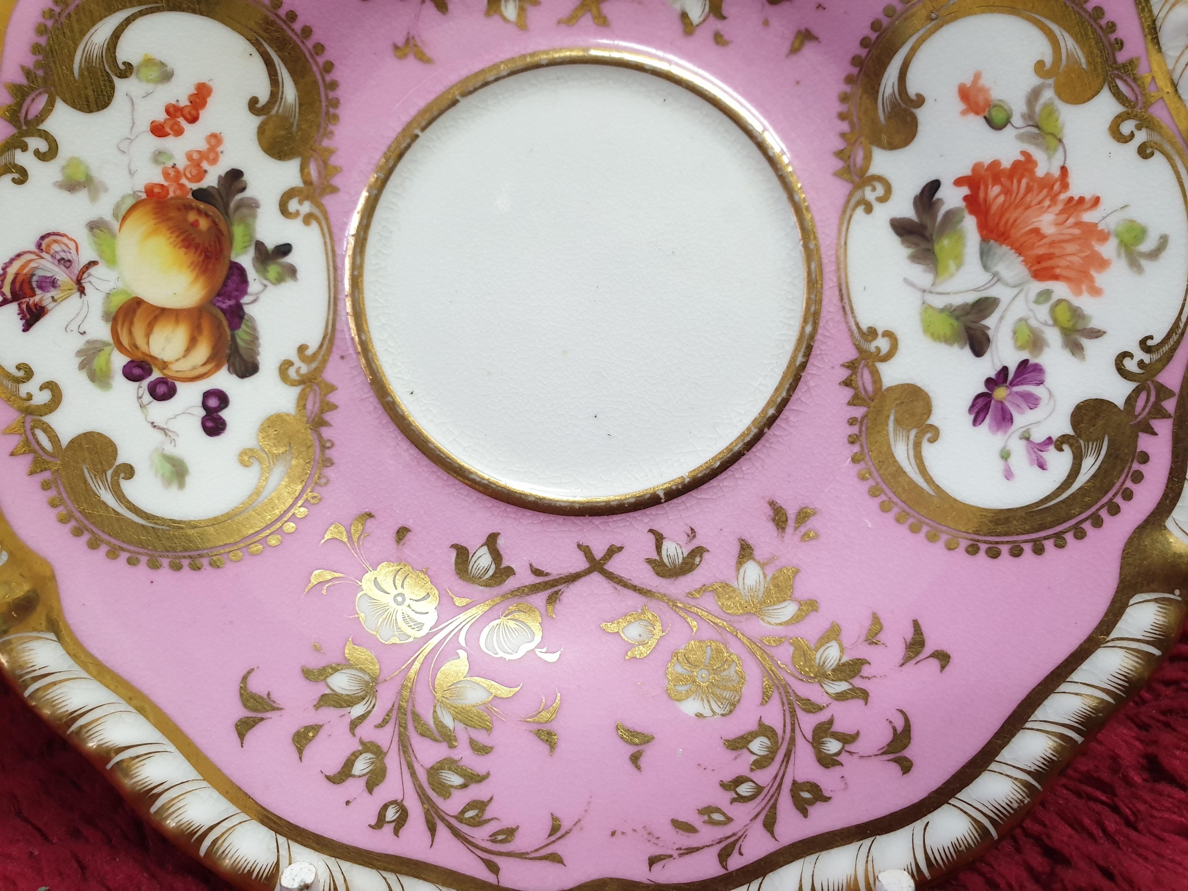 English H&R Daniel Pink Trio Second Gadroon Shape For Sale