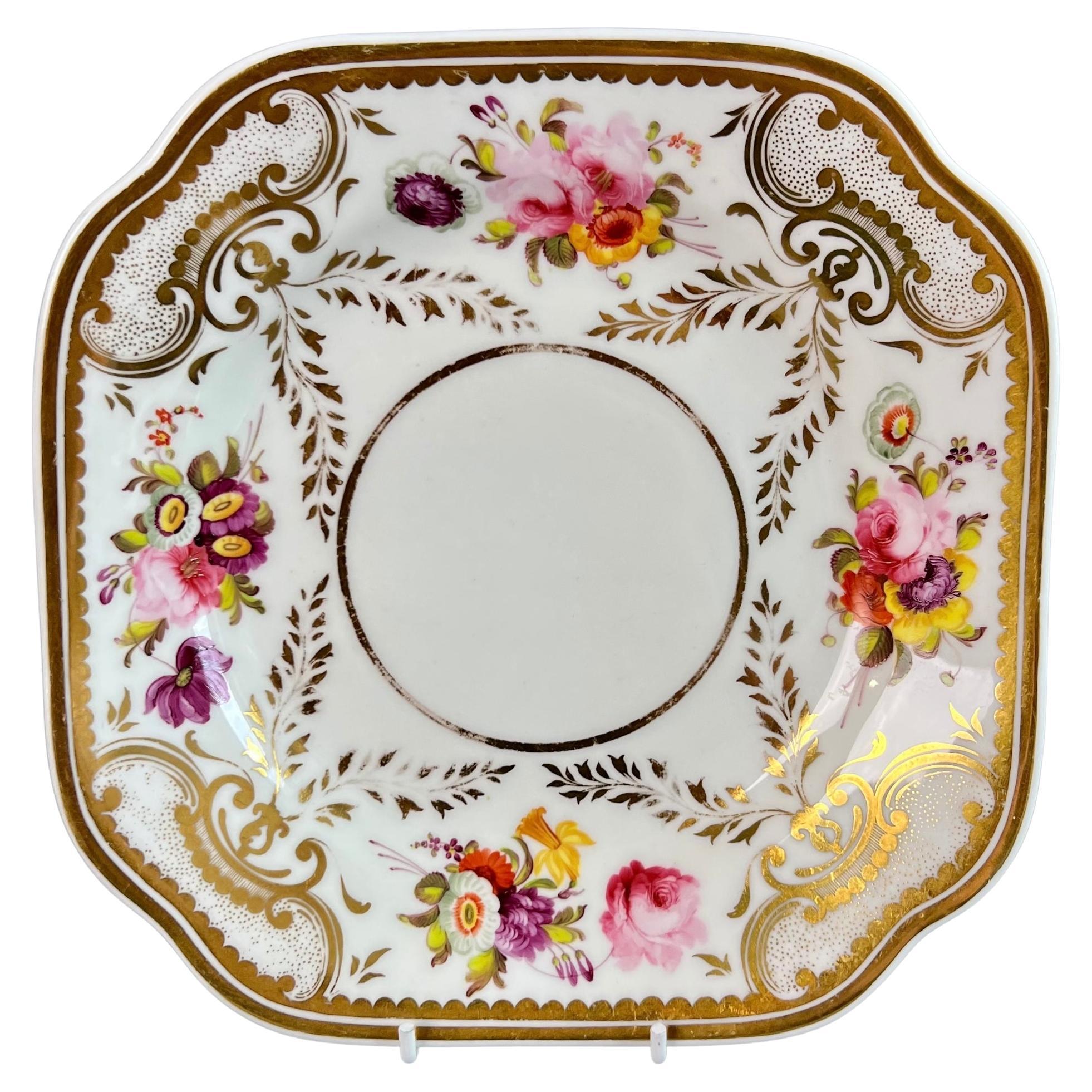 Assiette H&R Daniel, blanche, florale, forme étrusque, Regency, vers 1825