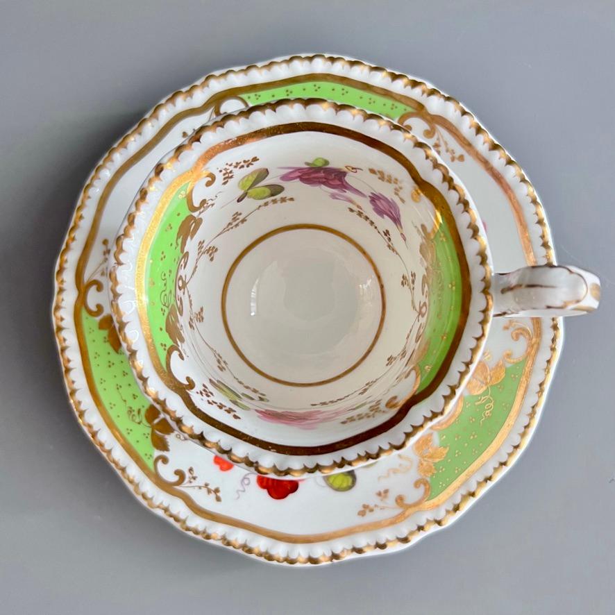 H&R Daniel Teacup Trio, Green with Flowers Patt. 4479, 2nd Gadroon, ca 1829 In Good Condition For Sale In London, GB