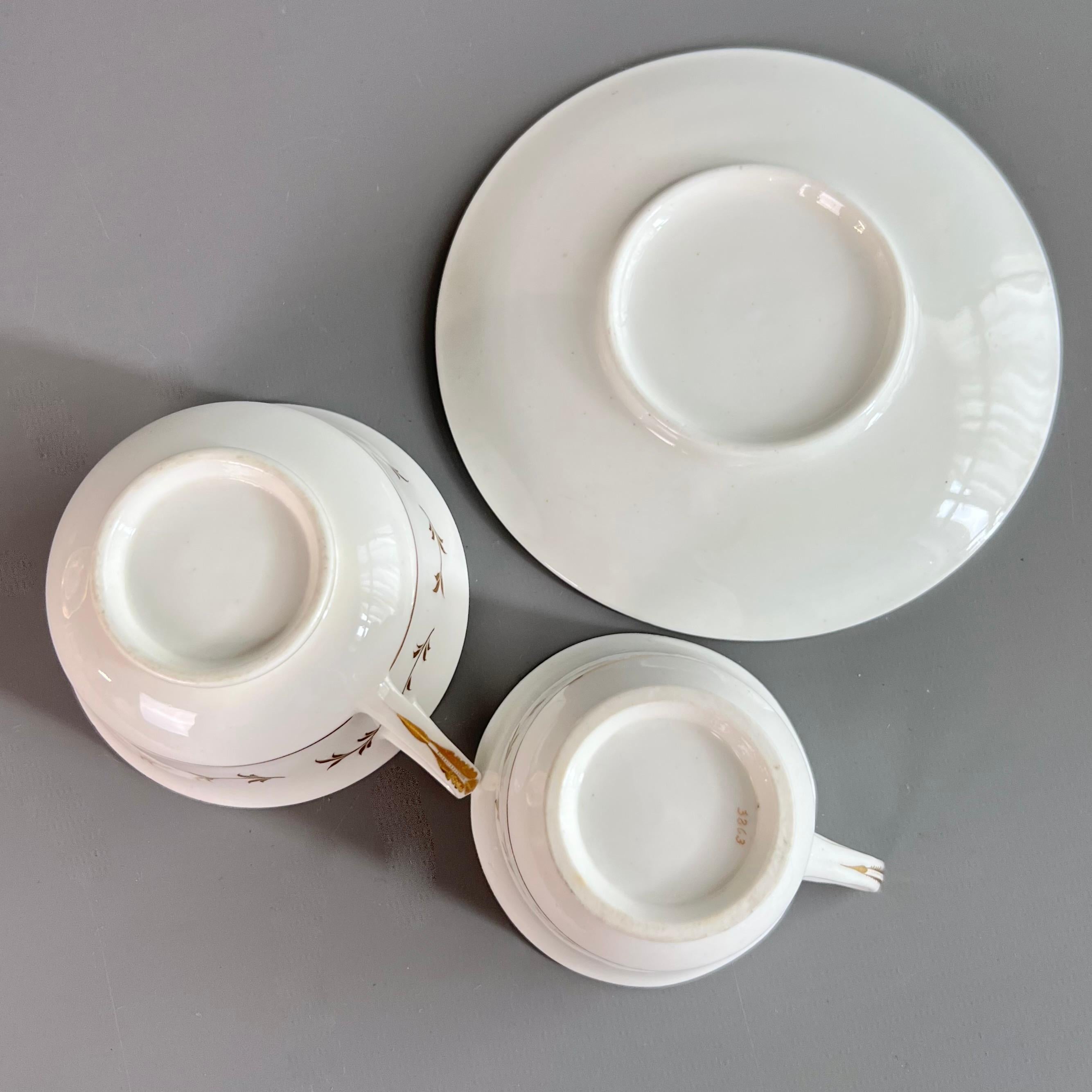 Trio de tasses à thé H&R Daniel, blanc, de forme étrusque, style Régence, vers 1825 en vente 6
