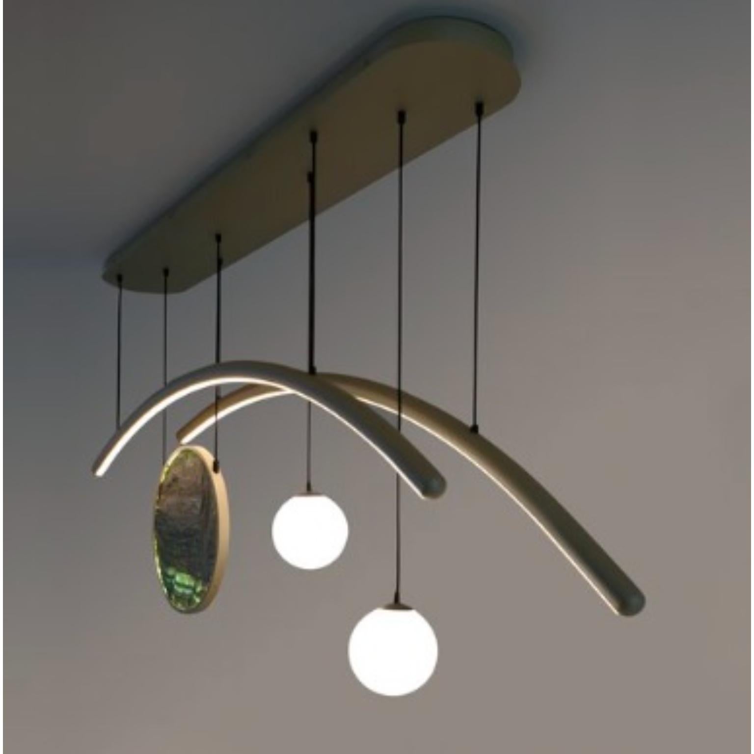 Lampada a sospensione HR di Studio A Bazazo
Dimensioni: D 30 x L 230 x H 88 cm. 
Materiali: Alluminio, vetro e onice.

Tutte le nostre lampade possono essere cablate a seconda del Paese. Se viene venduto negli Stati Uniti, sarà cablato per gli Stati