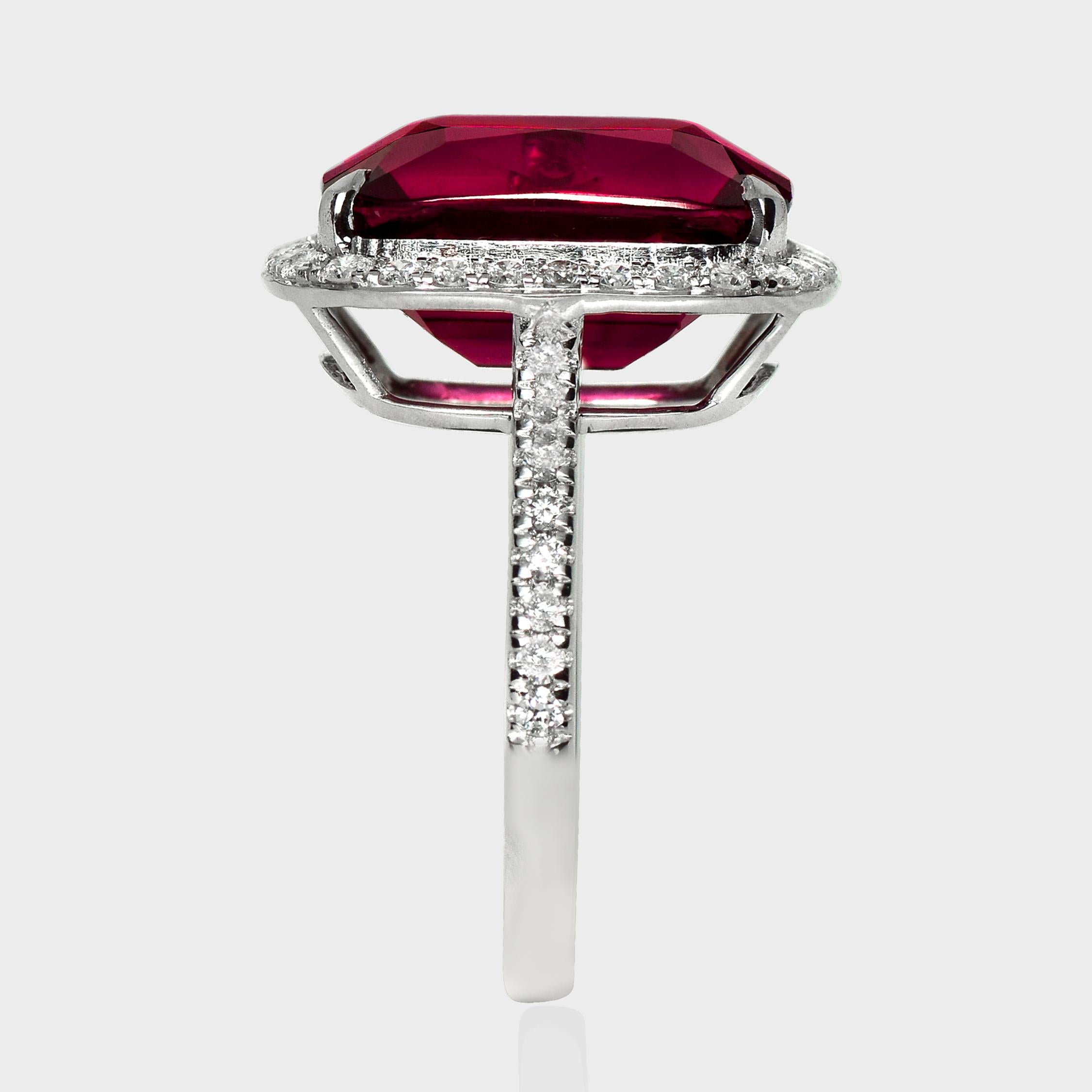 HRD 10.00 ct 14K White Gold Vivid Purplish Red Mahenge Garnet Engagement Ring Damen im Angebot