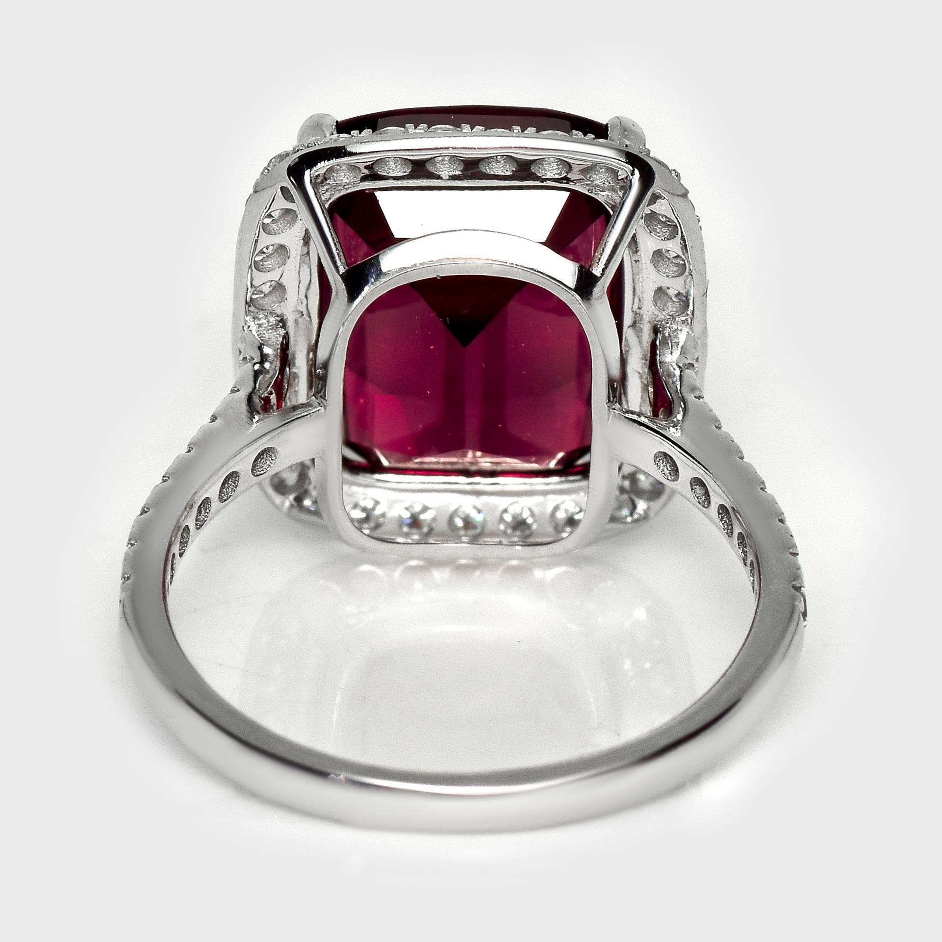 HRD 10.00 ct 14K White Gold Vivid Purplish Red Mahenge Garnet Engagement Ring im Angebot 1