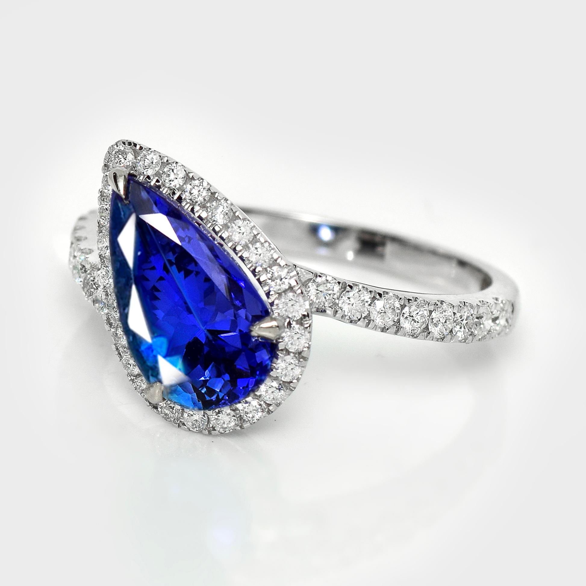 HRD 14K 2.46 Ct Tanzanita Natural&Diamantes Anillo de Compromiso Contemporáneo en venta