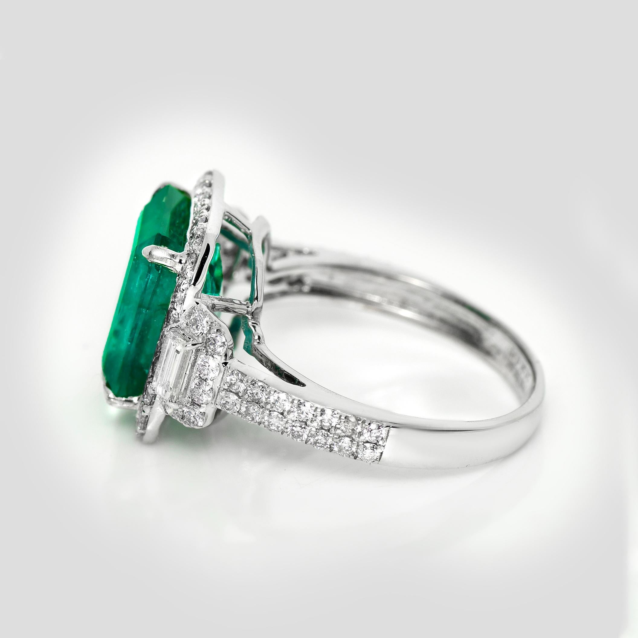 Femenino o masculino HRD 18K 6.54 Ct Zambia Esmeralda&Diamantes Anillo de Compromiso Antiguo en venta