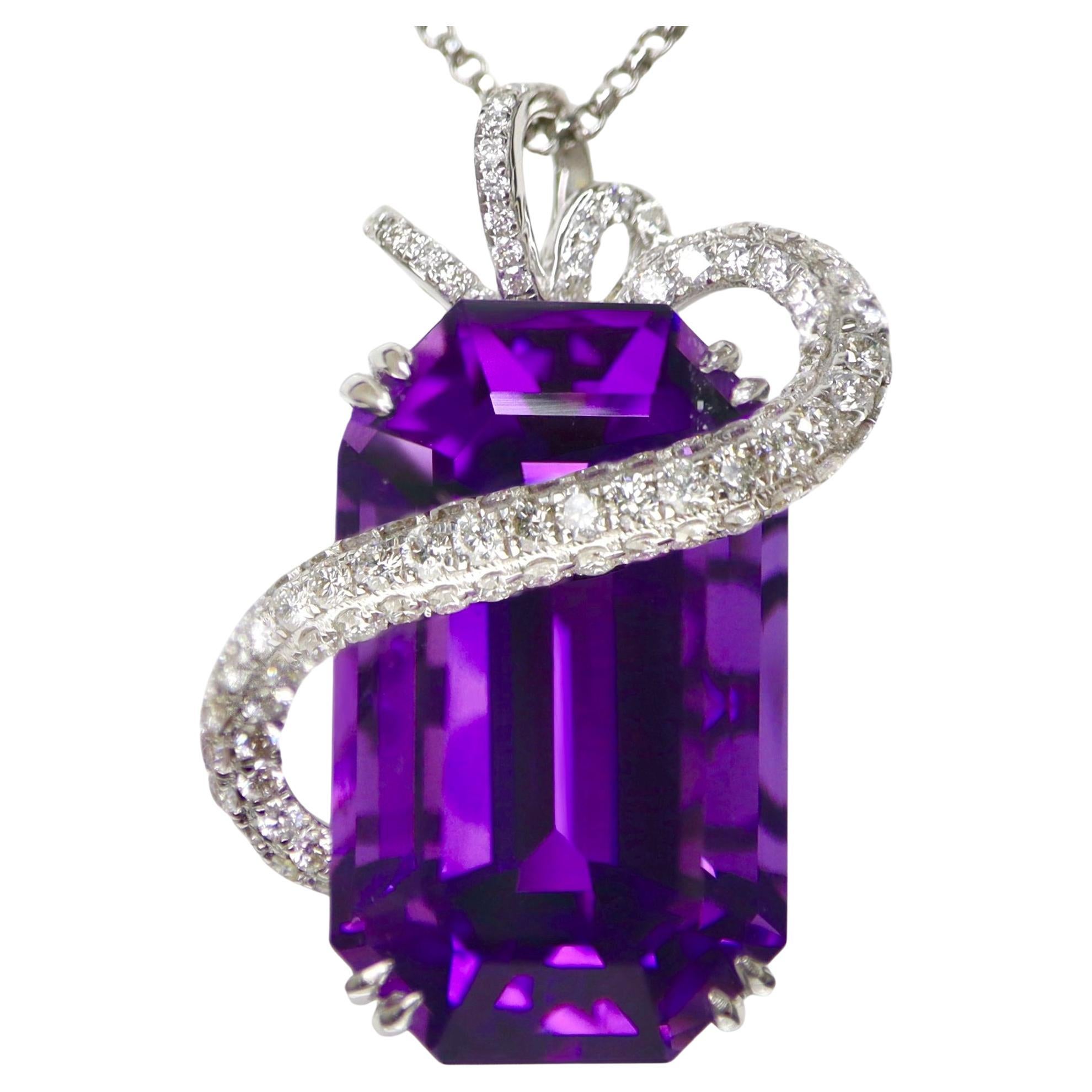HRD Collana con ciondolo di ametista e diamanti viola naturale da 20,00 carati in vendita