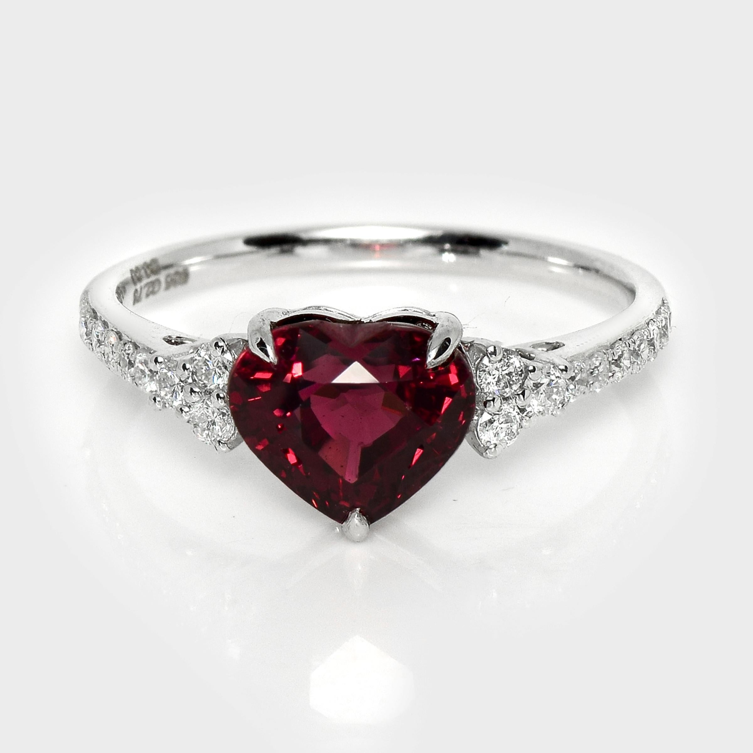 *HRD 2.78 ct 14K White Gold Vivid Reddish Purple Mahenge Garnet Engagement Ring*

HRD-certified natural unheated vivid reddish purple Mahenge Garnet as the center stone weighing 2.78 ct set on the 14K white gold halo design pave' band with natural