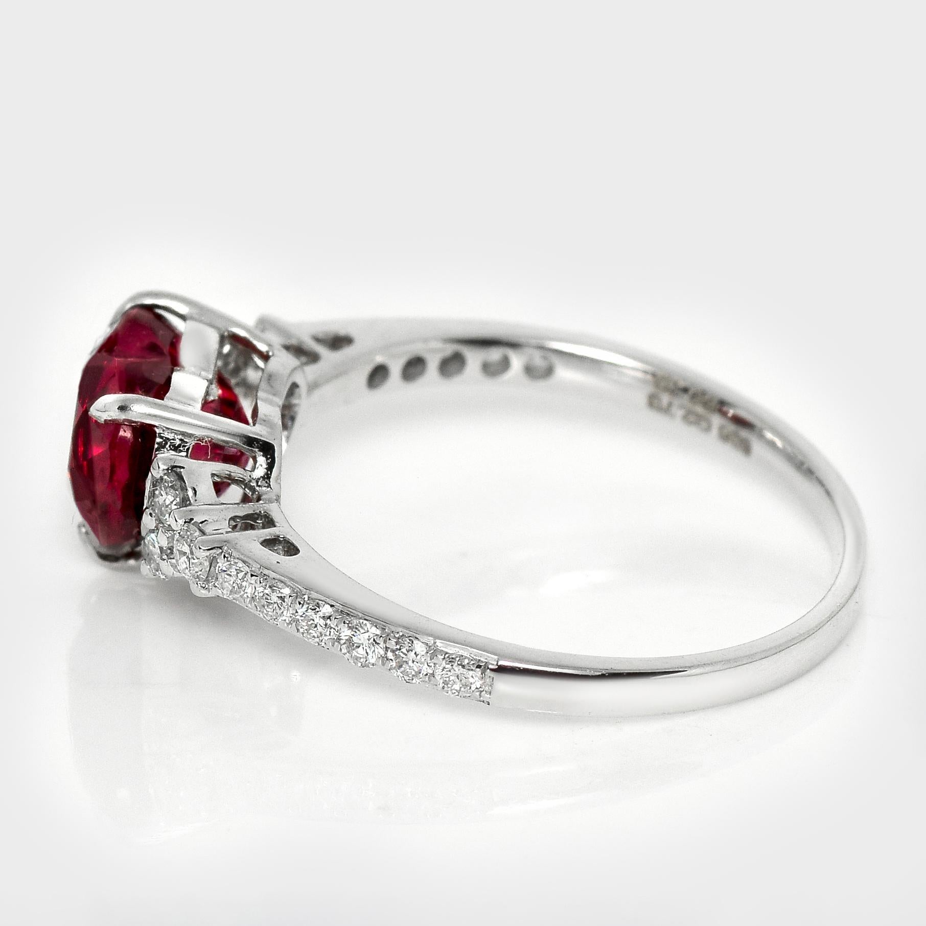 HRD 2.78 ct 14K White Gold Vivid Reddish Purple Mahenge Garnet Engagement Ring (Herzschliff) im Angebot