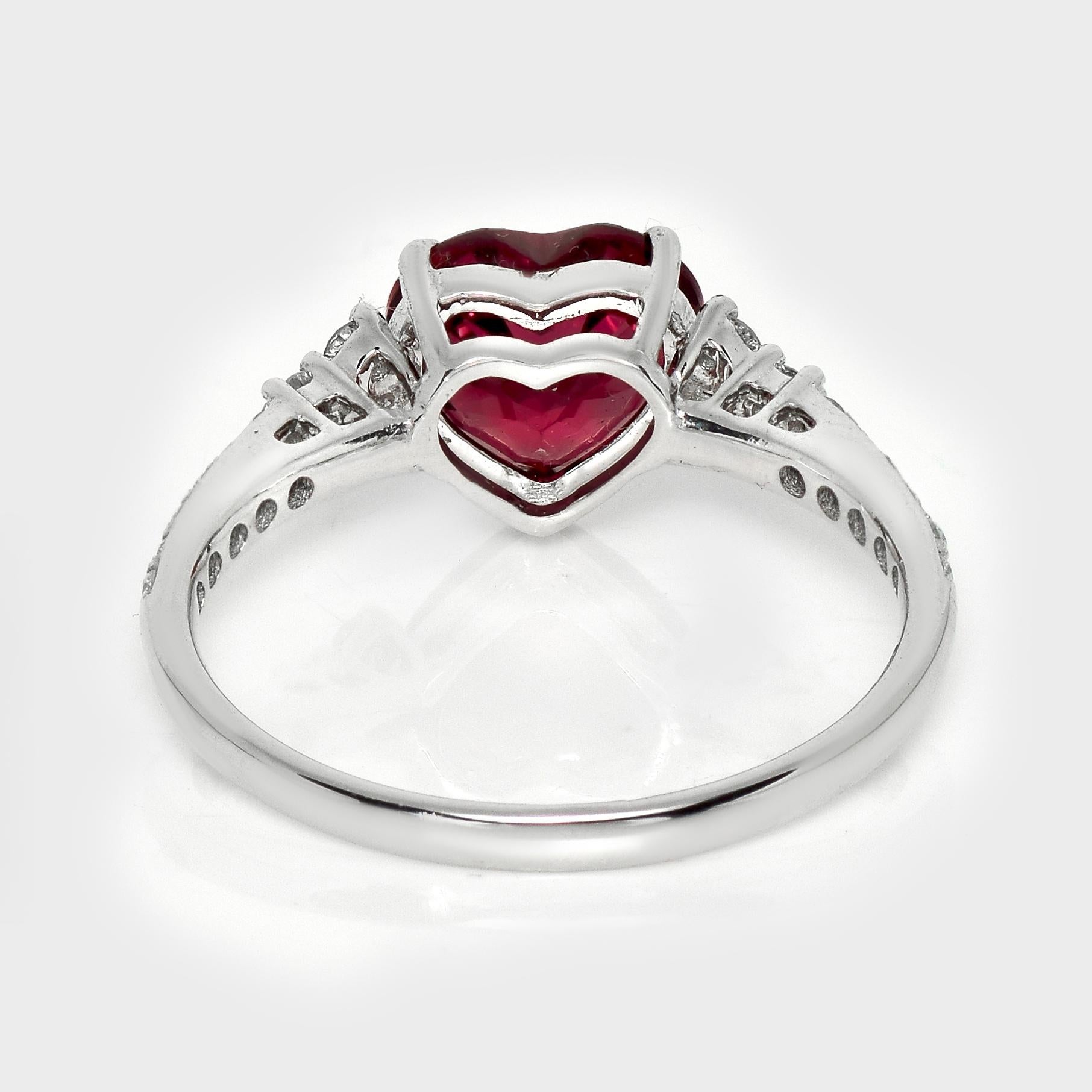 HRD 2.78 ct 14K White Gold Vivid Reddish Purple Mahenge Garnet Engagement Ring im Angebot 1