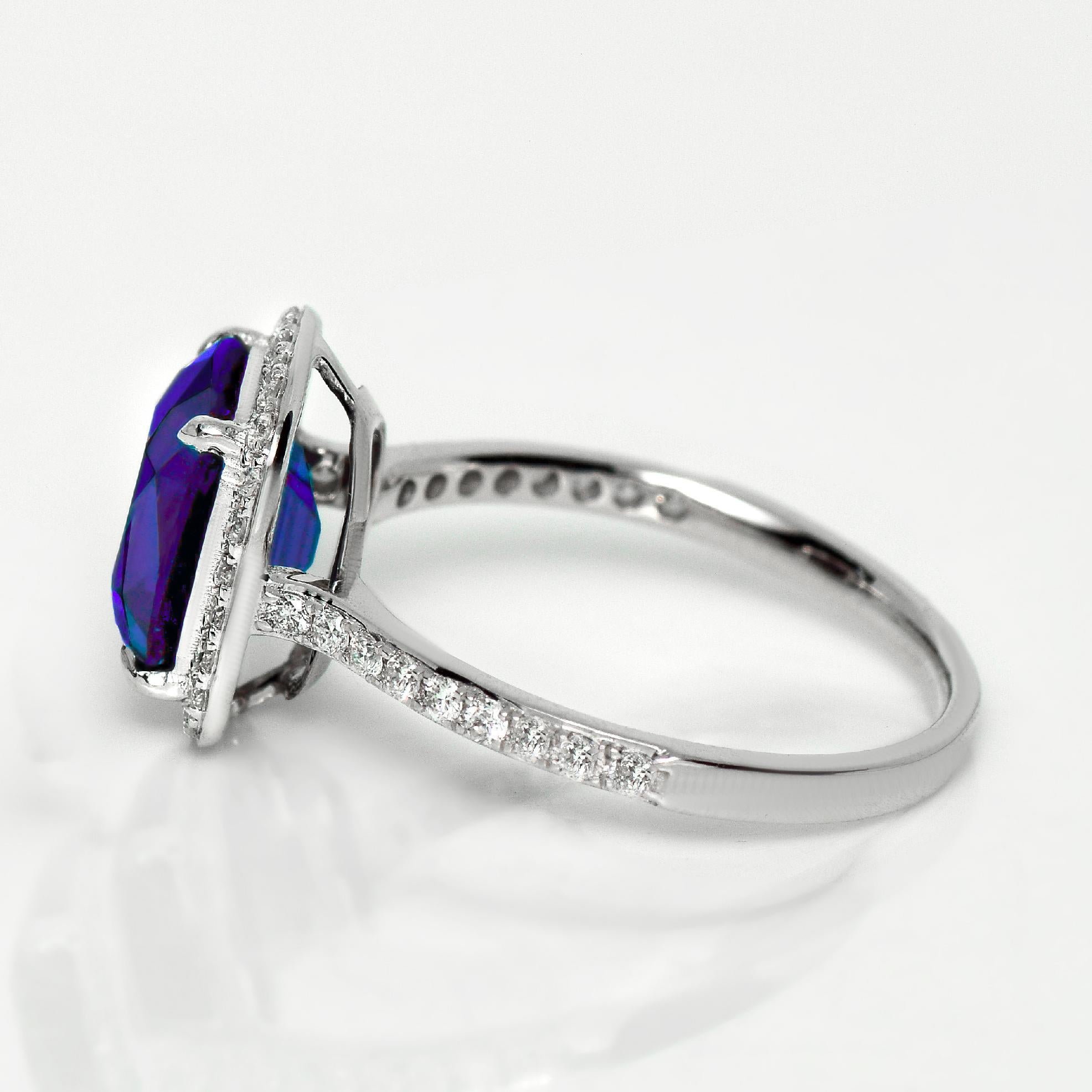 HRD 3.17 Ct 14K White Gold Unheated Purple Spinel&Diamonds Engagement Ring (Kissenschliff) im Angebot