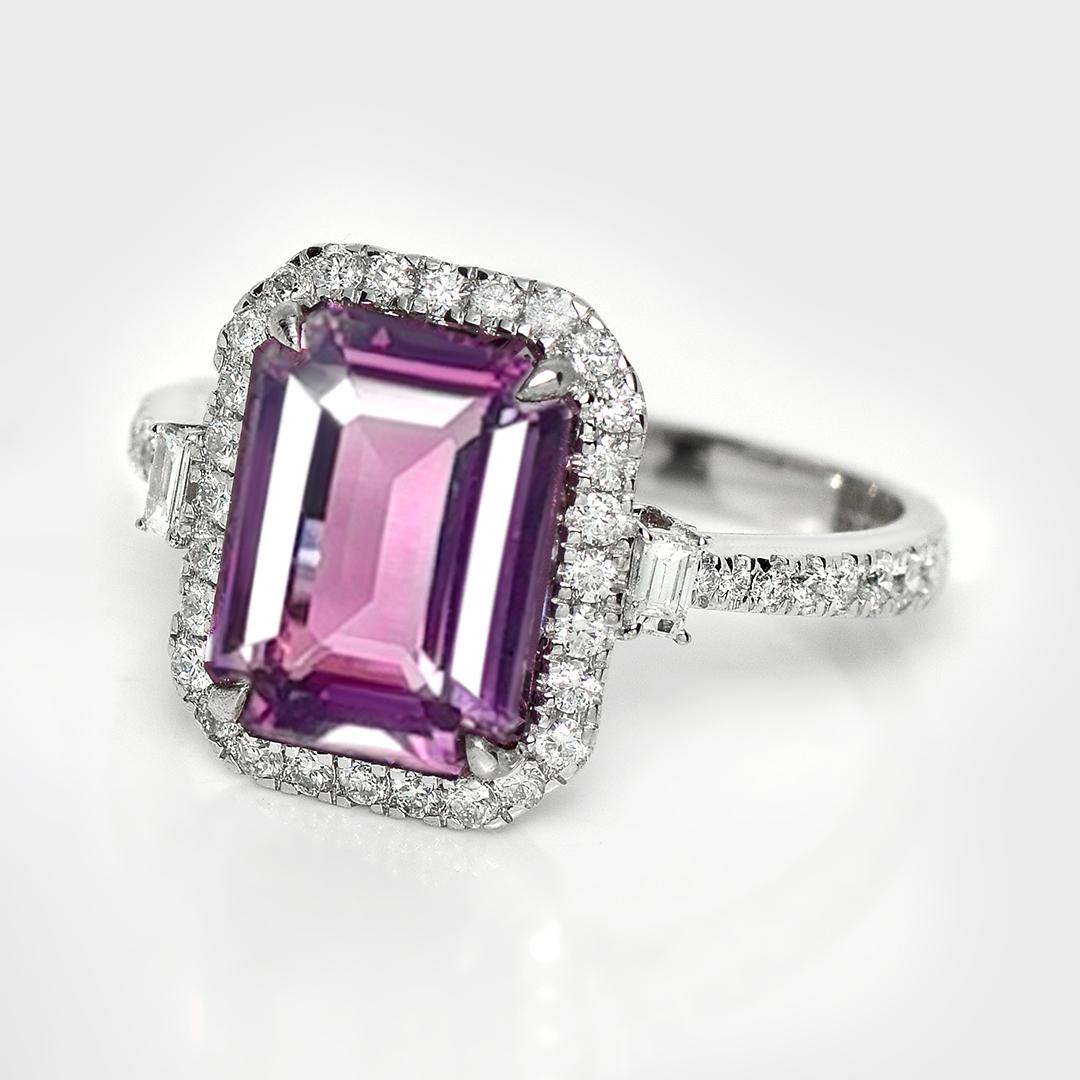 Contemporain Bague de fiançailles HRD 4.05 Ct 14K White Gold Unheated Pink Spinel&Diamonds en vente