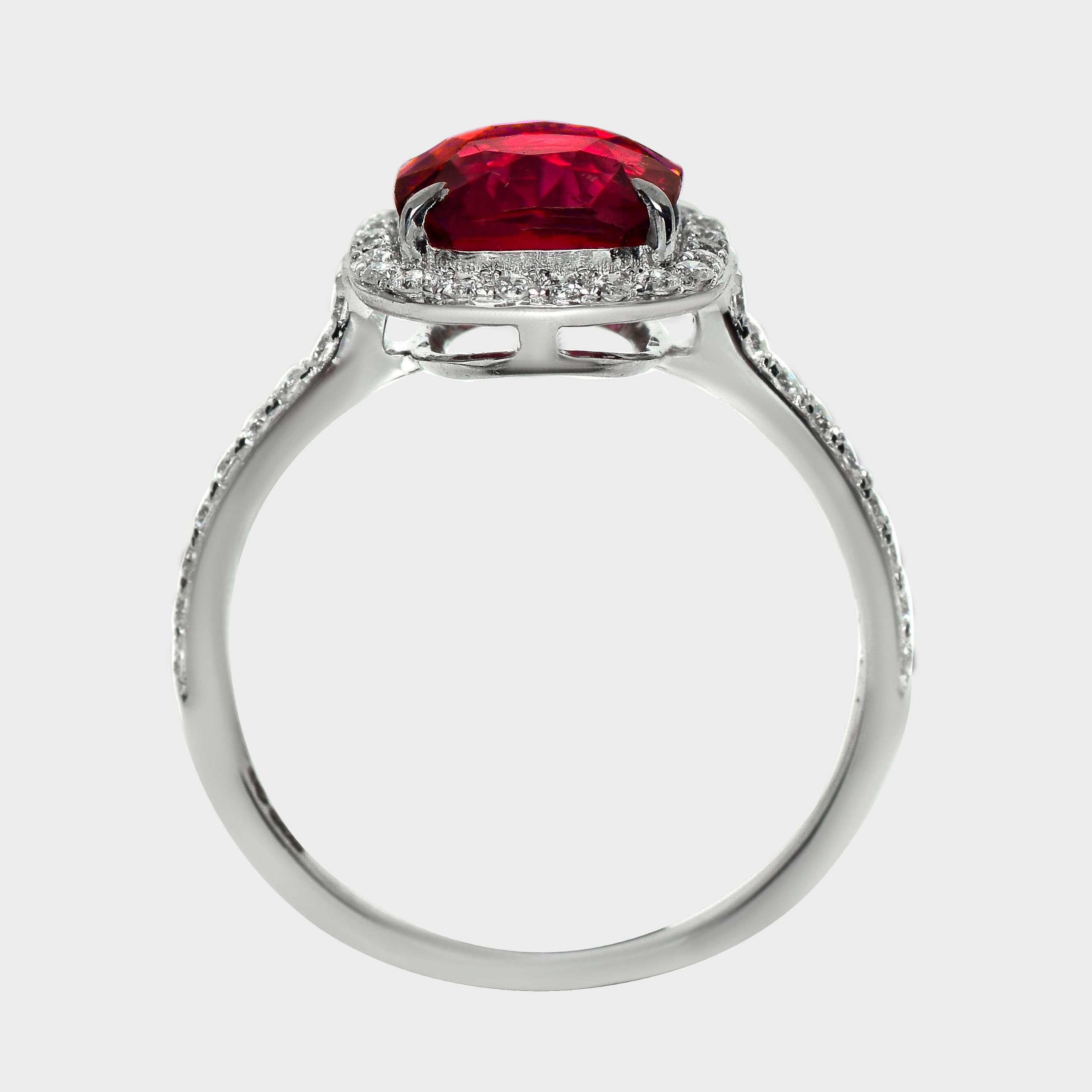 HRD 5.10 ct 14K White Gold Vivid Purplish Red Mahenge Garnet Engagement Ring im Zustand „Neu“ im Angebot in Kaohsiung City, TW